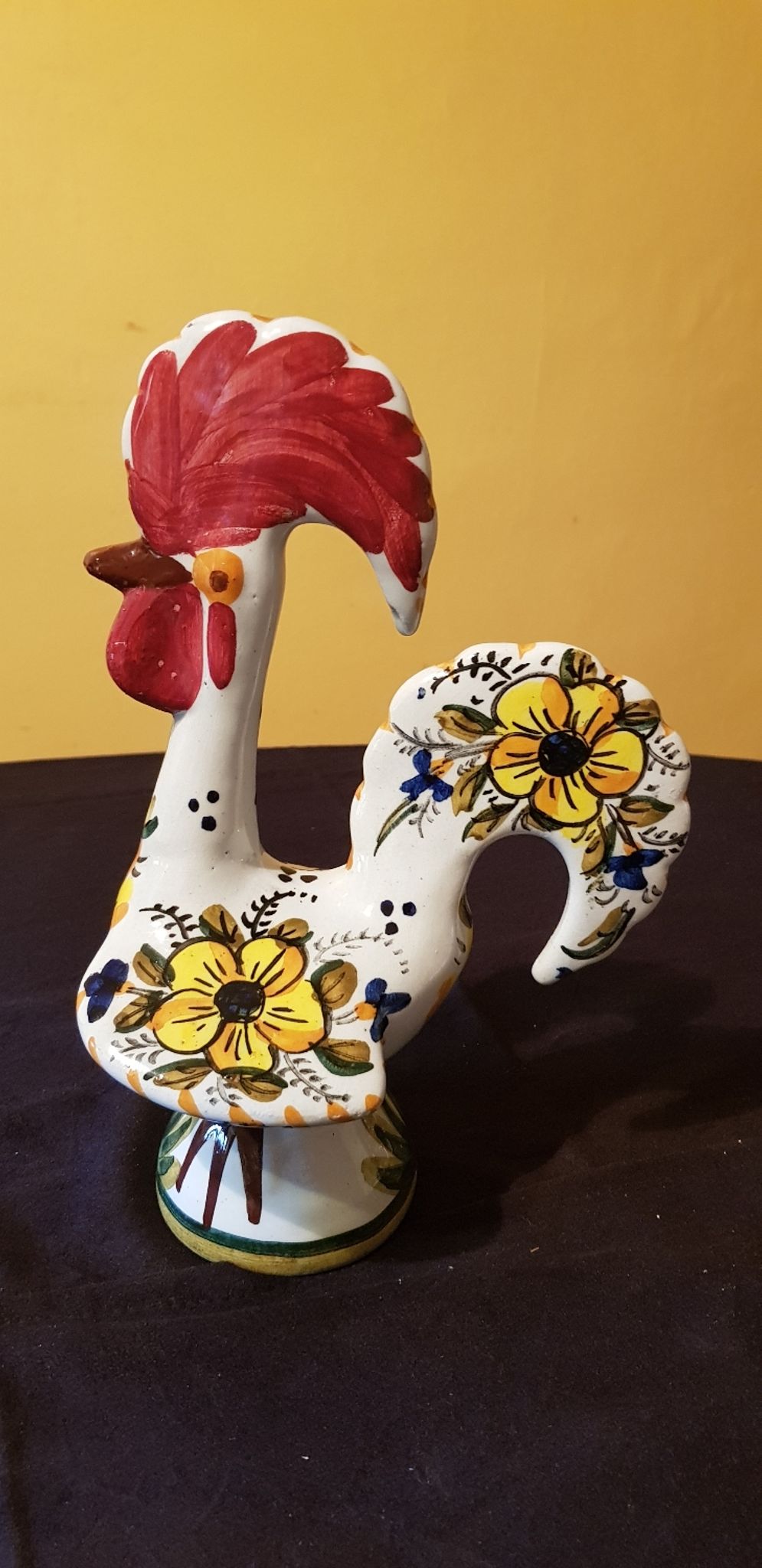 Coq en céramique. Décor main.