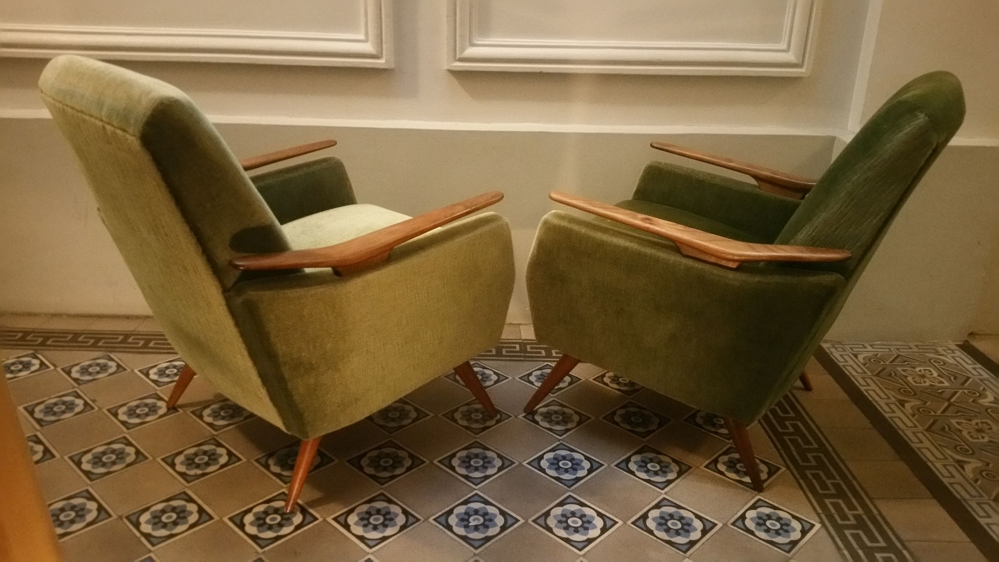 Lot of 2 armrests 50s/60s teak club chairs