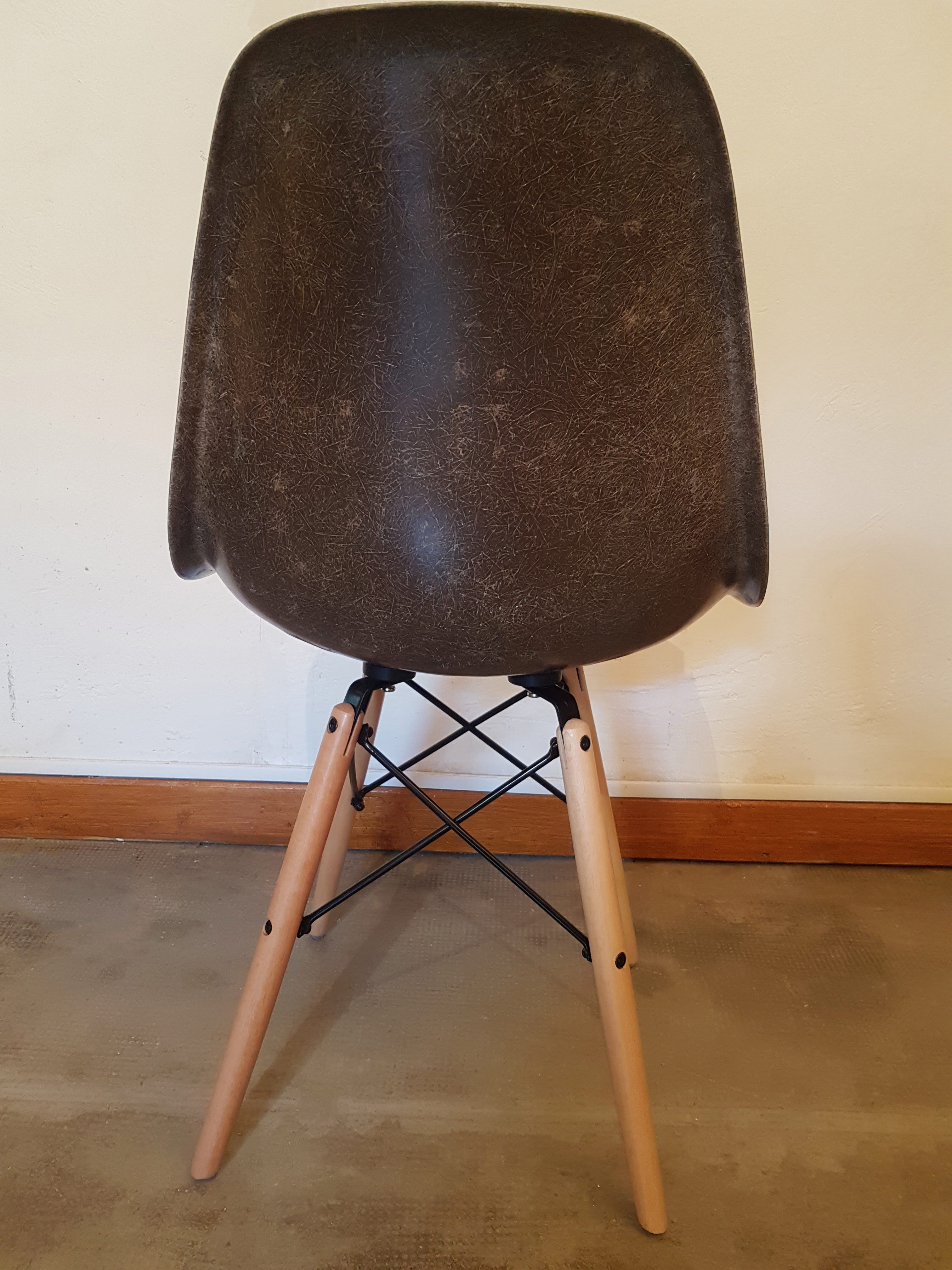 4 DSW chairs by Charles and Ray Eames for Herman Miller