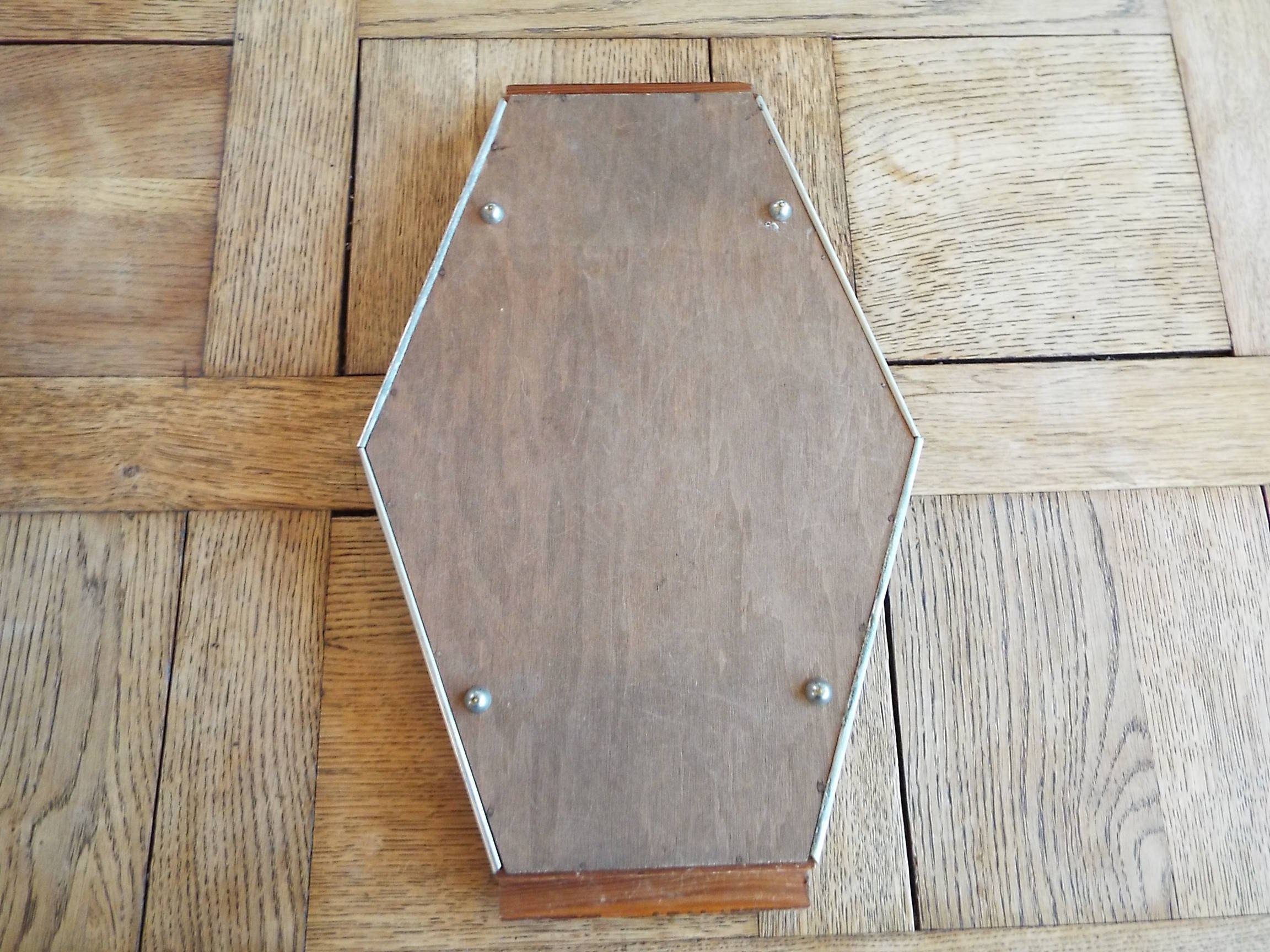 Hexagonal mirror tray