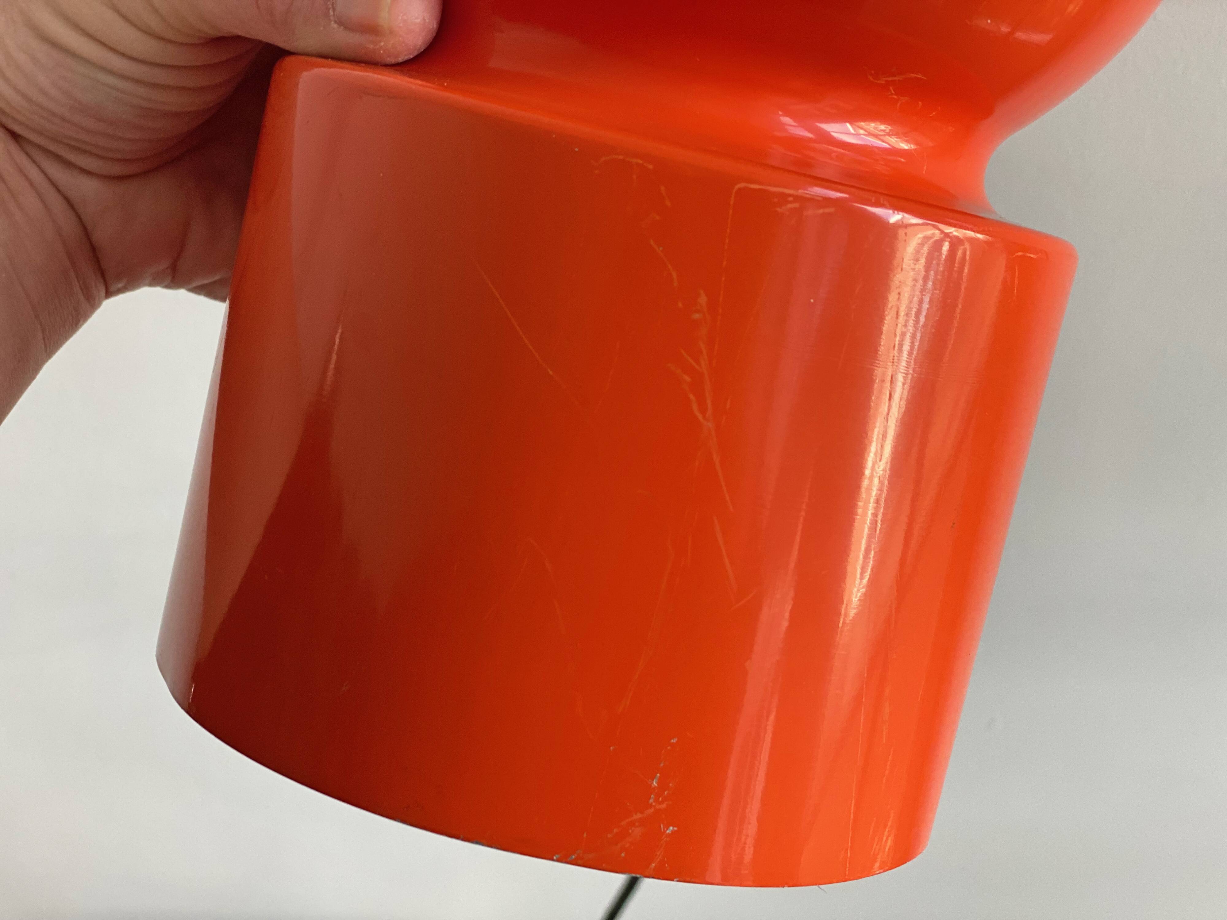 Lampe suspendue orange du milieu du siècle