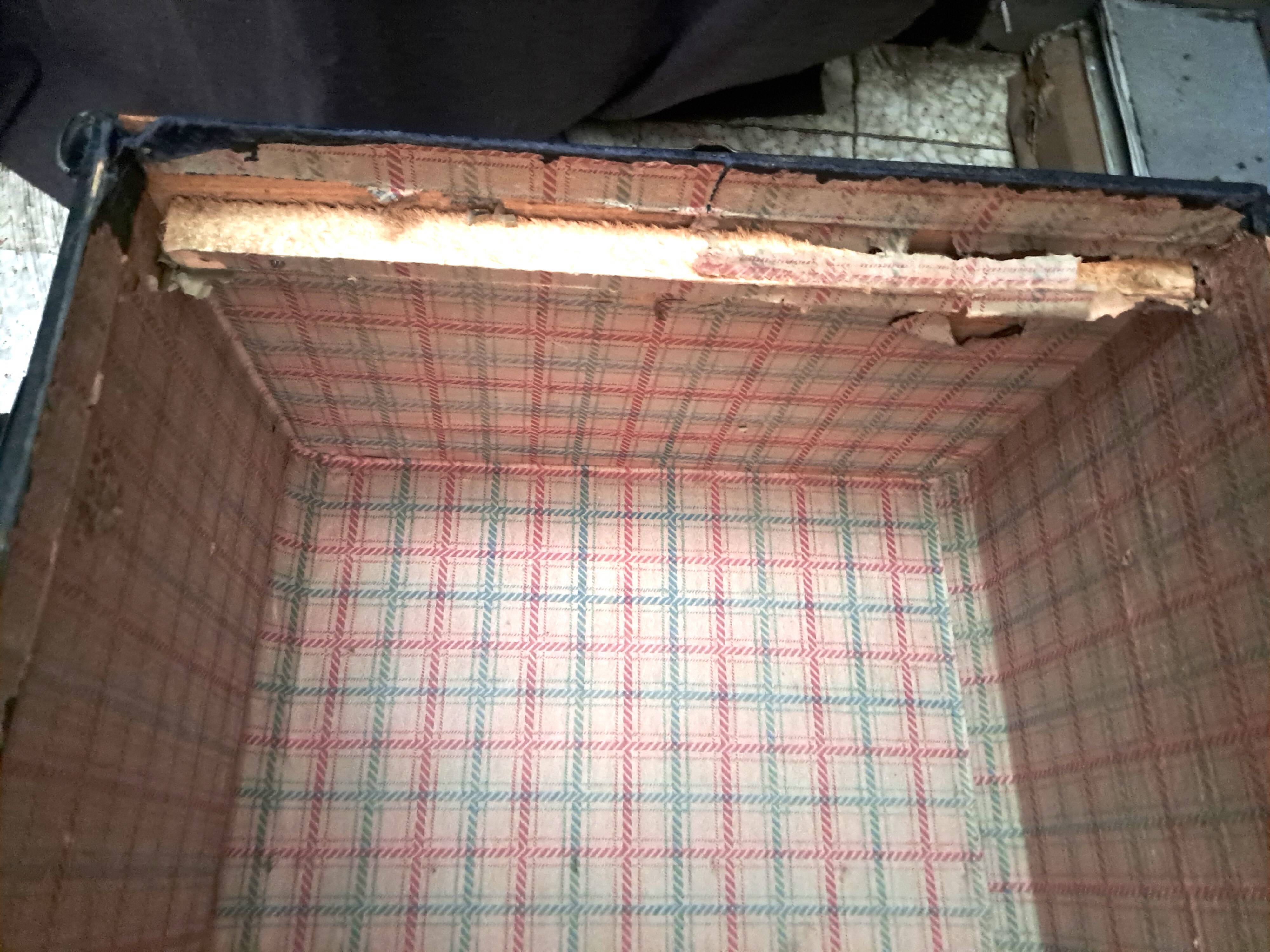 Antique vintage wooden travel trunk dating from the 1880s/1920s