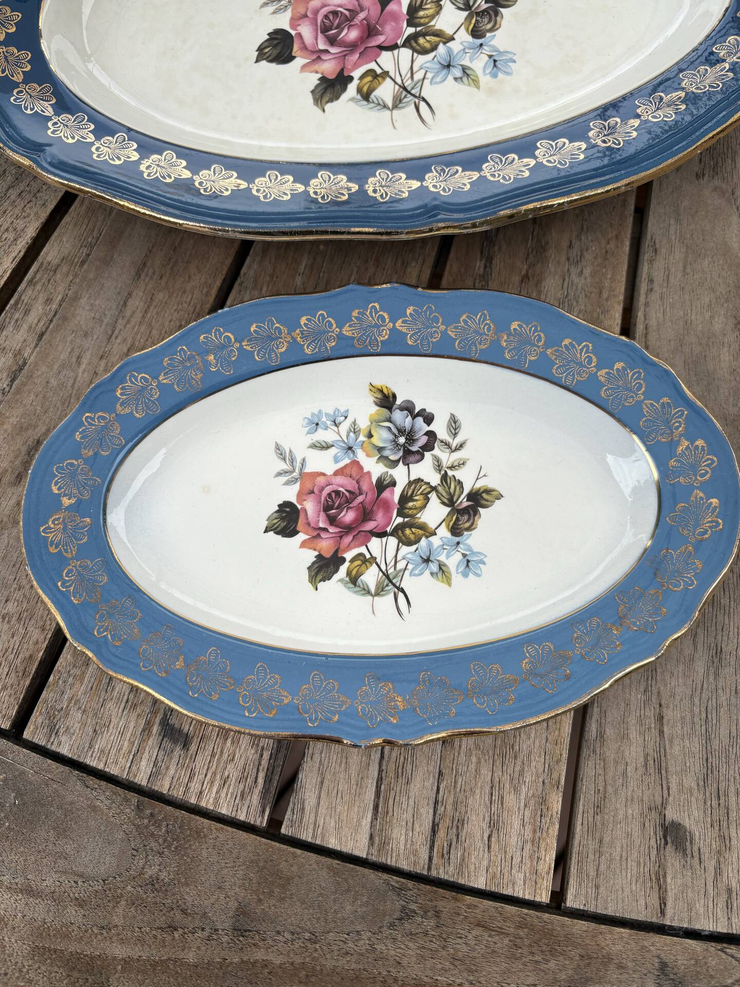 Oval plates L’Amandinoise