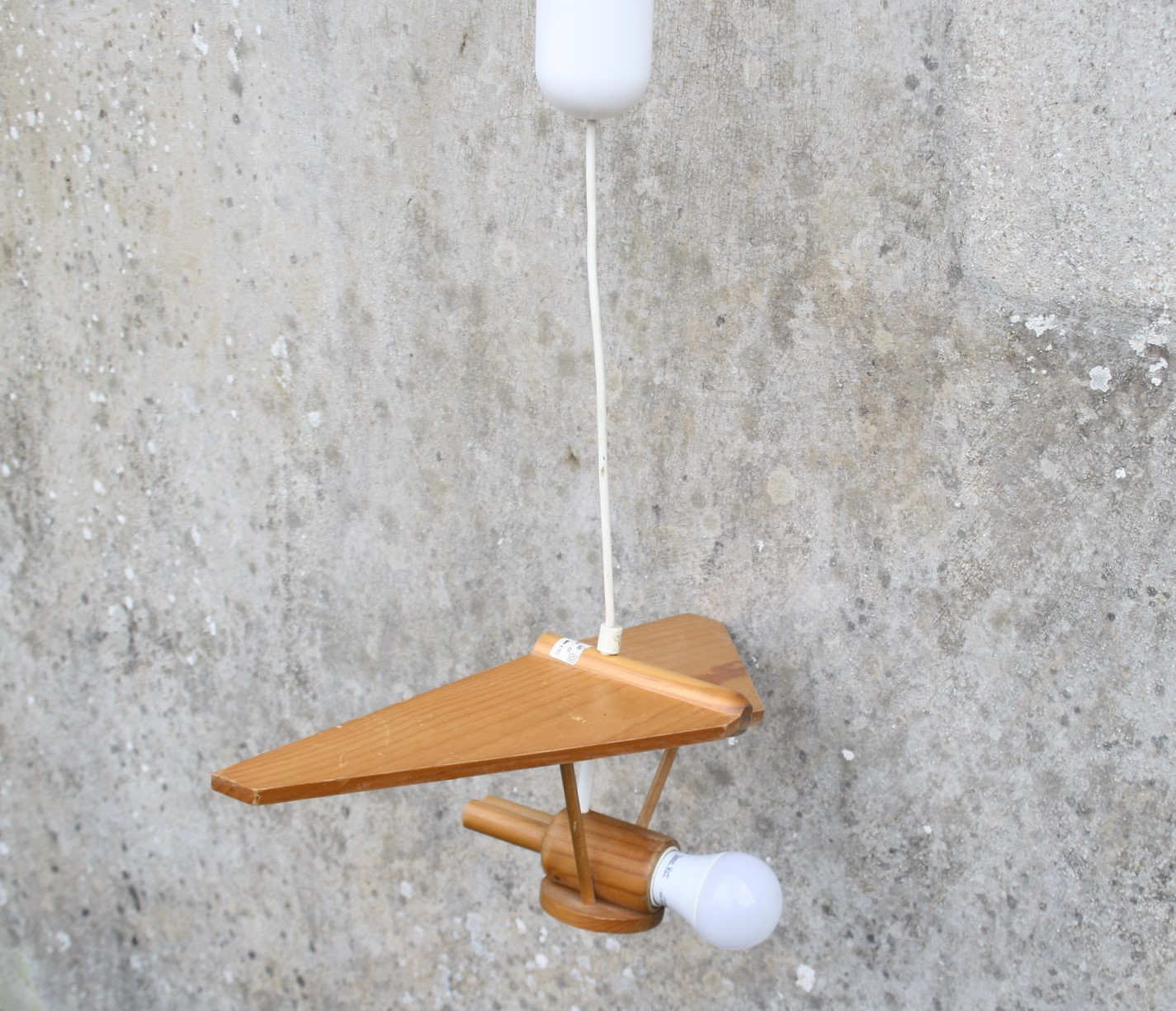 Wooden aircraft suspension