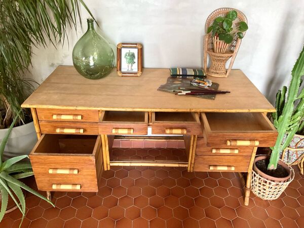 Bureau ancien en rotin
