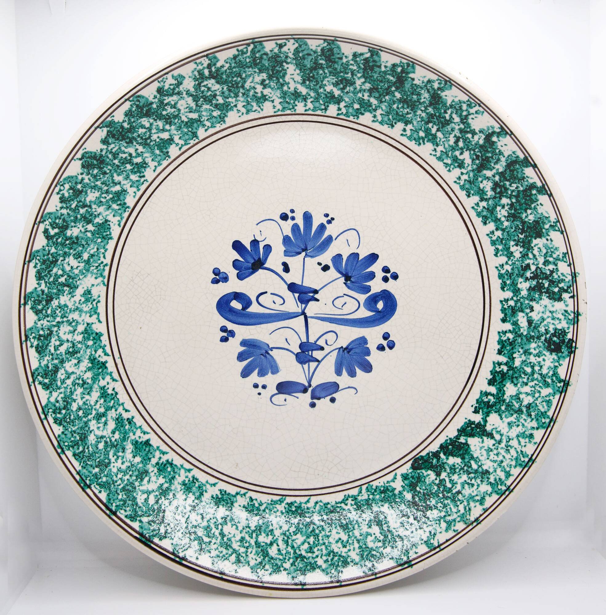 XXL artisanal ceramic dish by Ernesto Boria in Caltagirone, Sicily