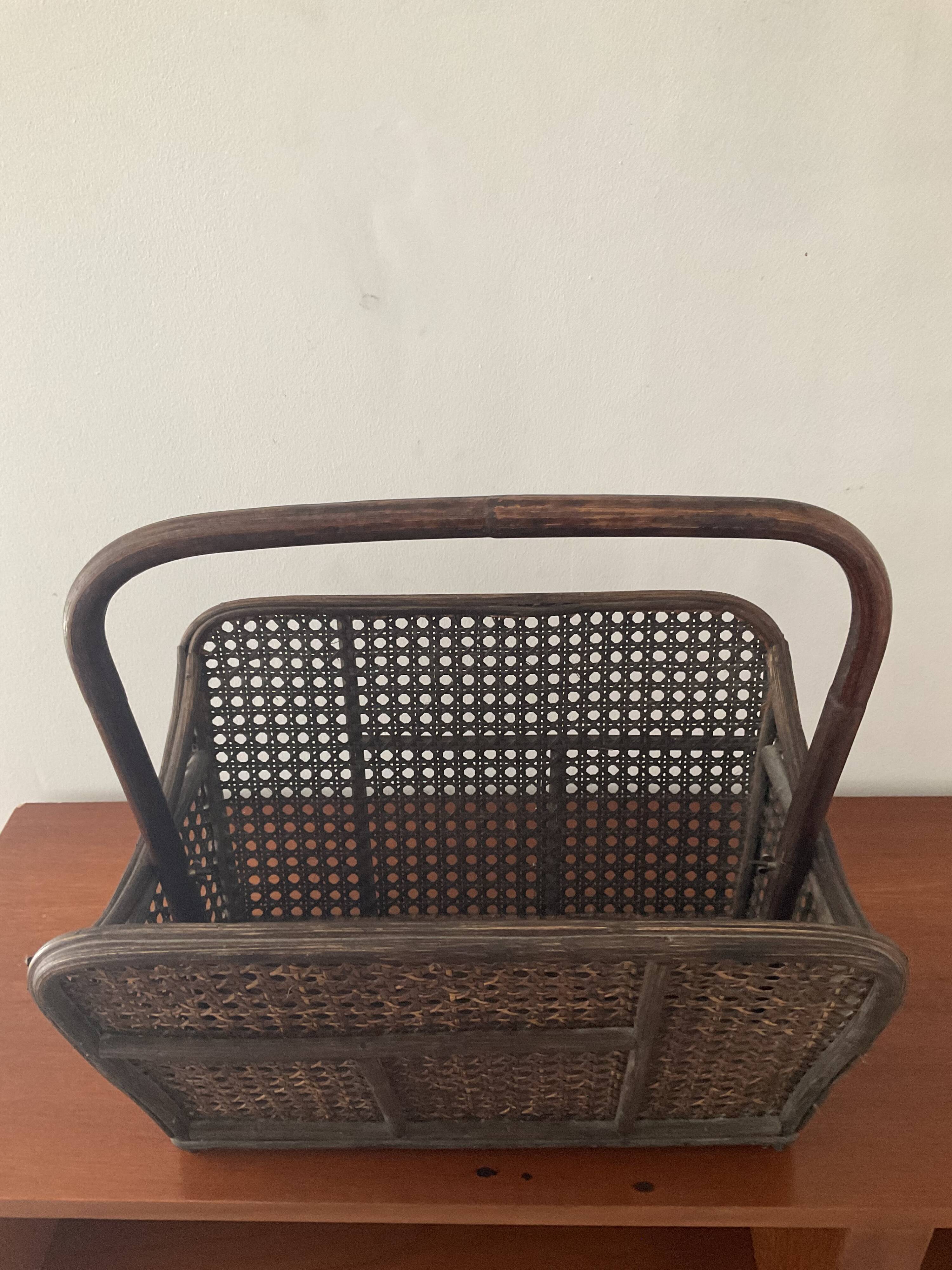 Porte-revue vintage en rotin et cannage