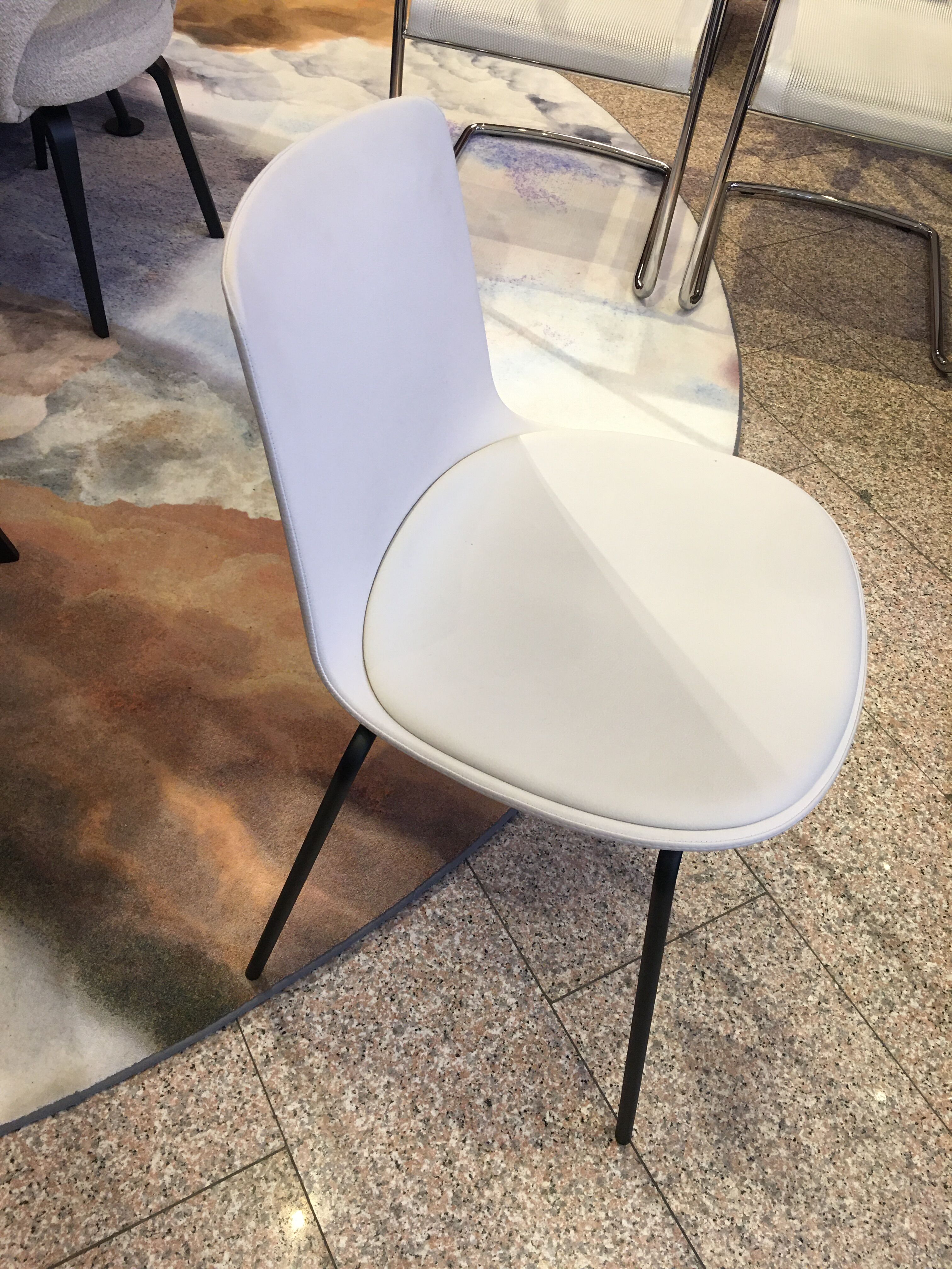 Chaise Lottus de chez Enea