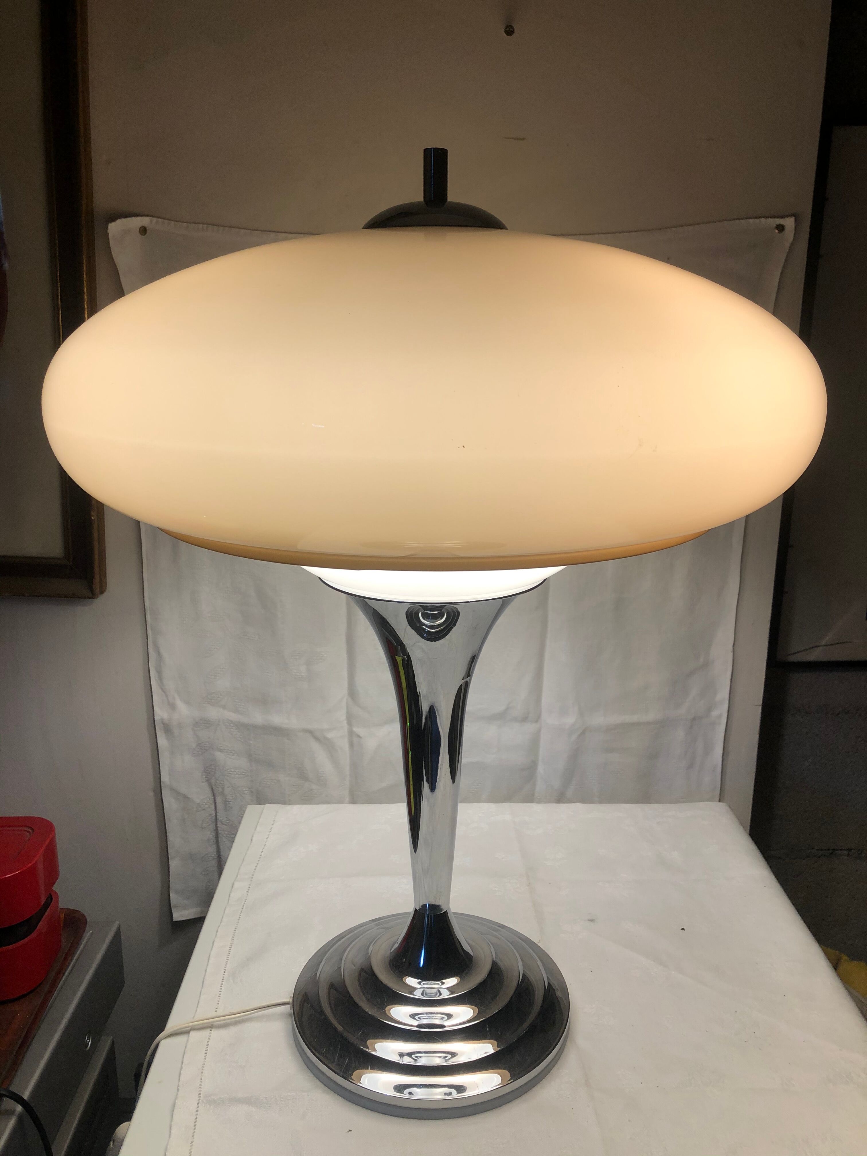 Mushroom lamp design 1970