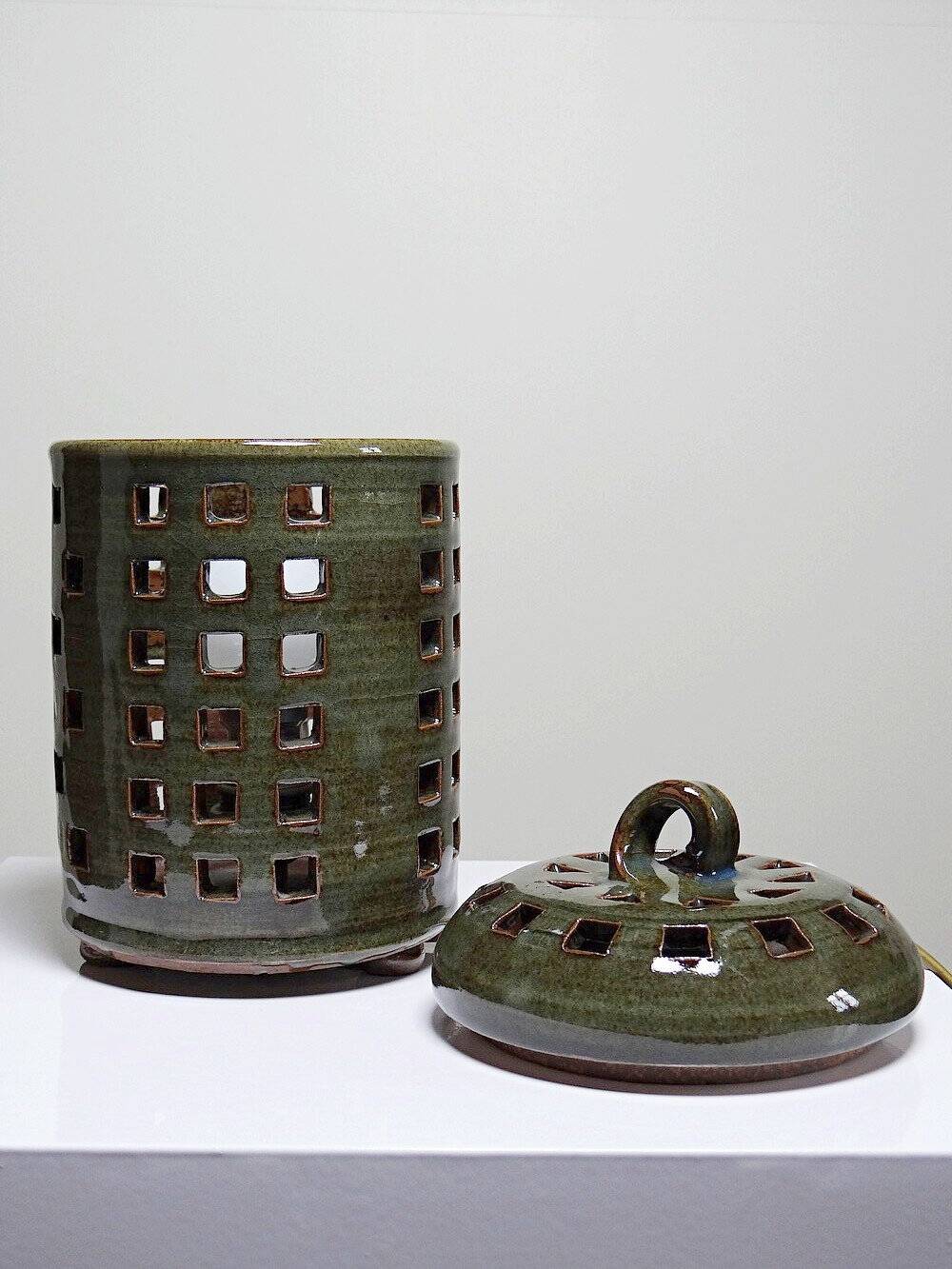 Vintage table lamp, glazed stoneware, perforated "Building" signed.