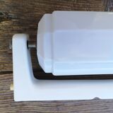 Art deco bathroom apply in porcelain and white opaline