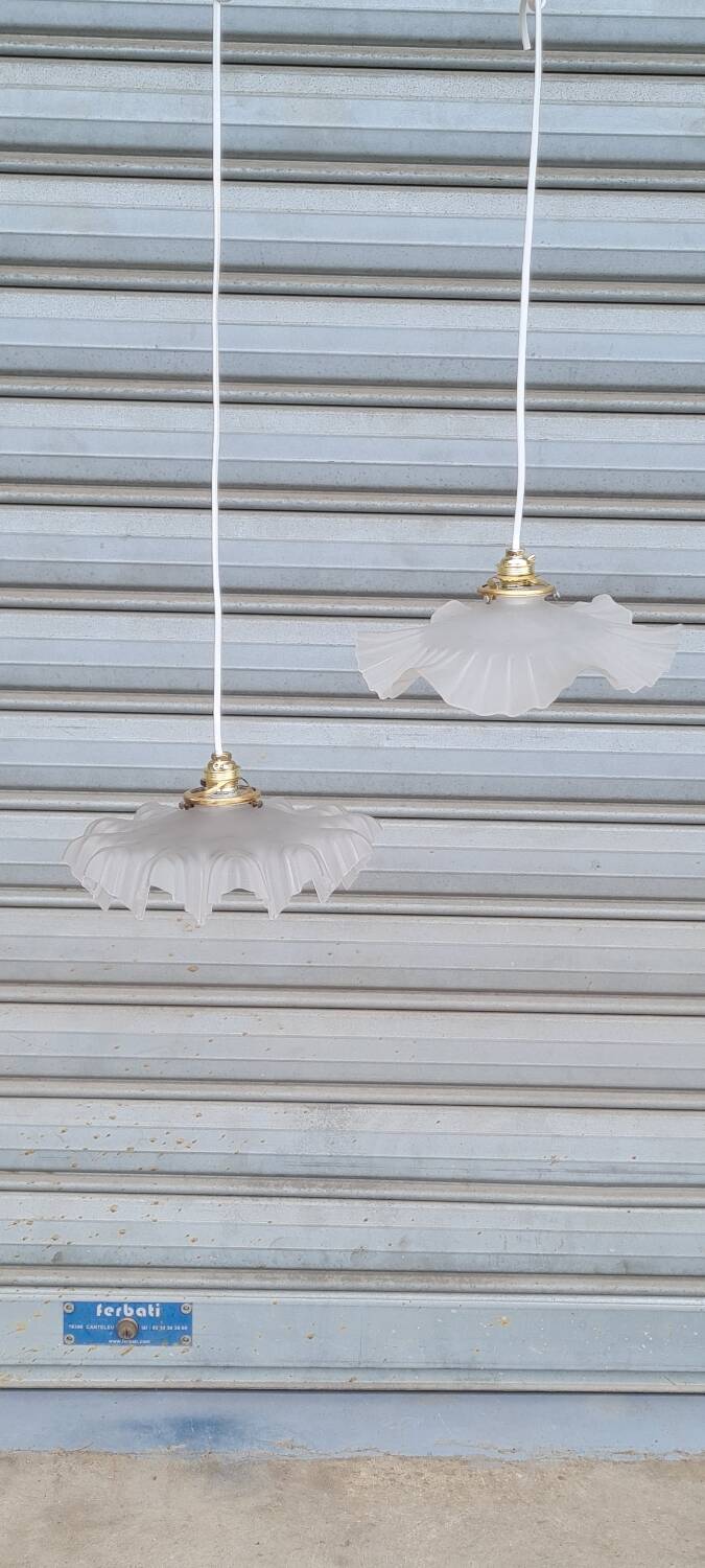 Paire de suspensions en verre poli