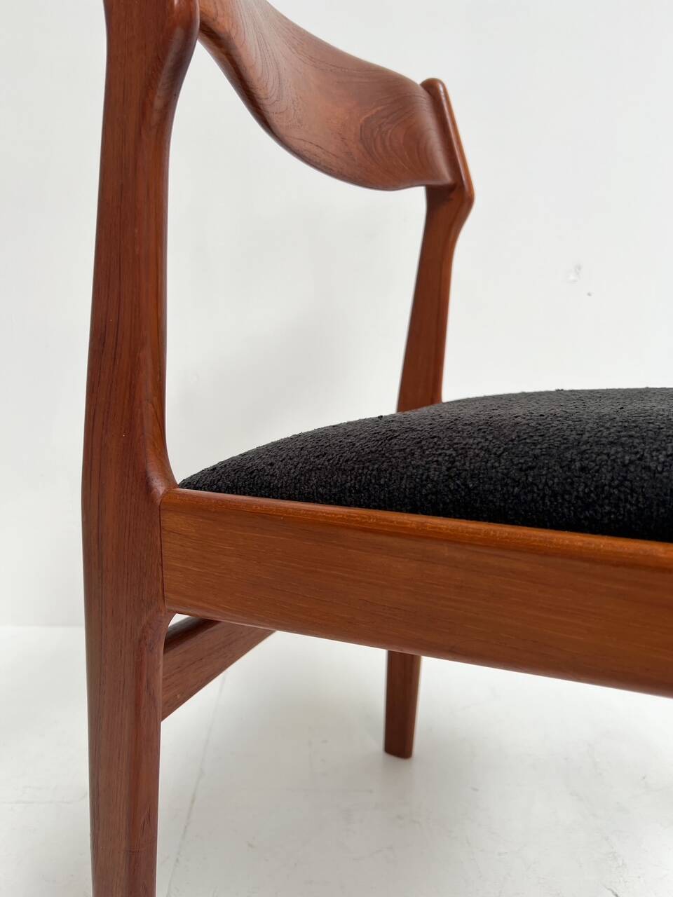 Re upholstered set of 6 design chairs by Burchardt Nielsen, 1960s