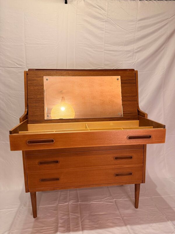 Coiffeuse scandinave