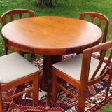 Scandinavian round table in teak 1960