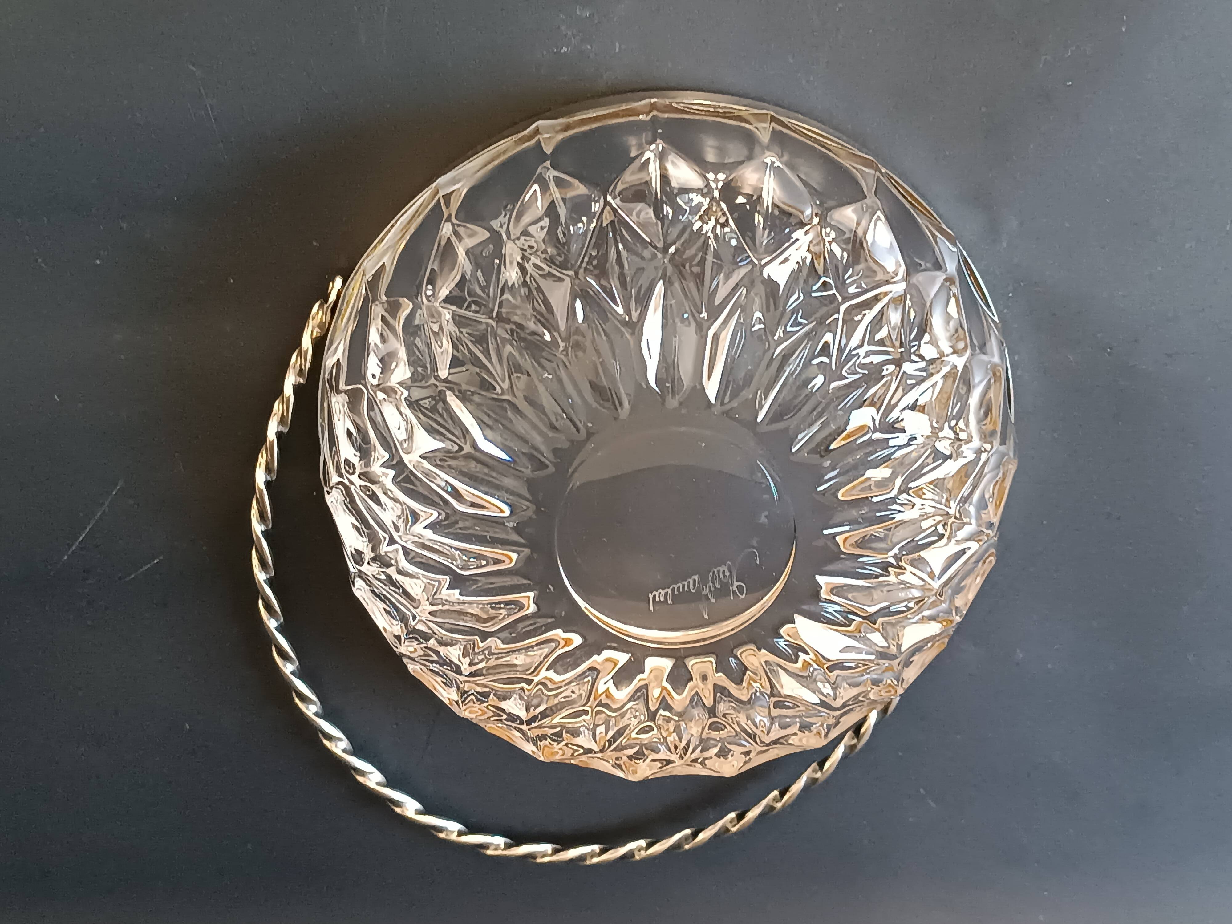 Cut crystal bowl, silver-plated metal mount, Val Saint Lambert