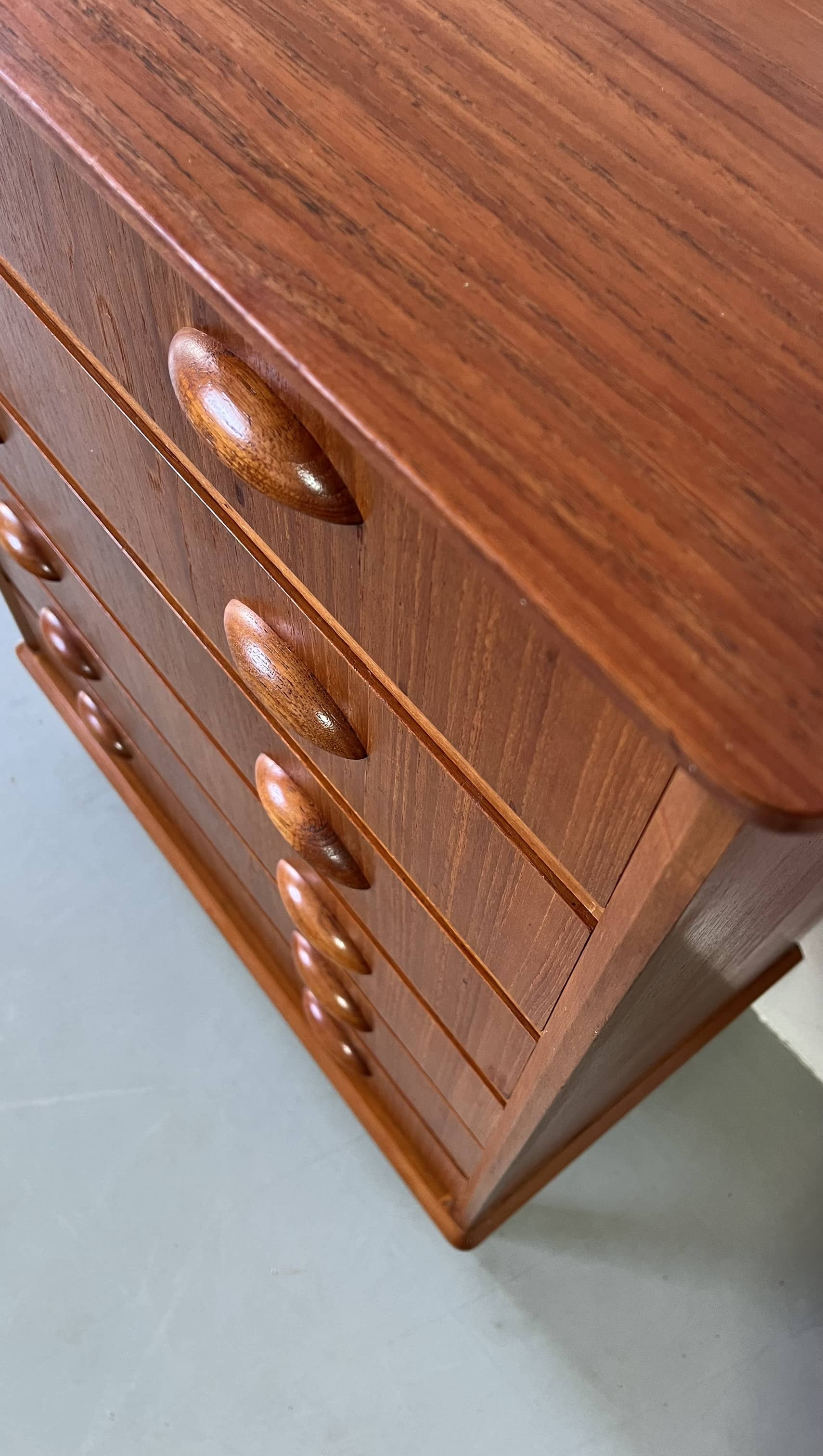 Commode danoise en teck