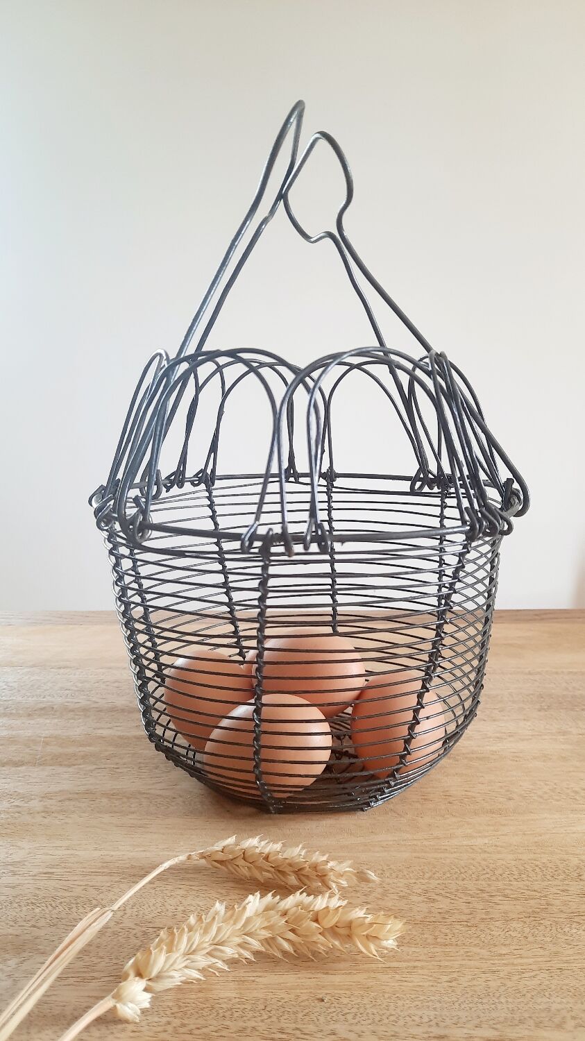Vintage salad basket