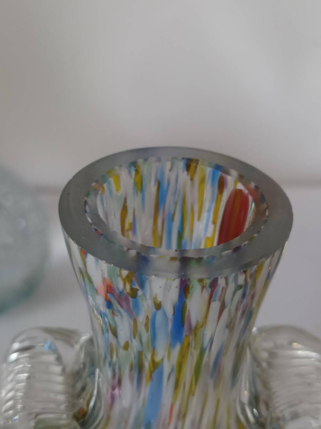 Vase d'art marmoréen vintage
