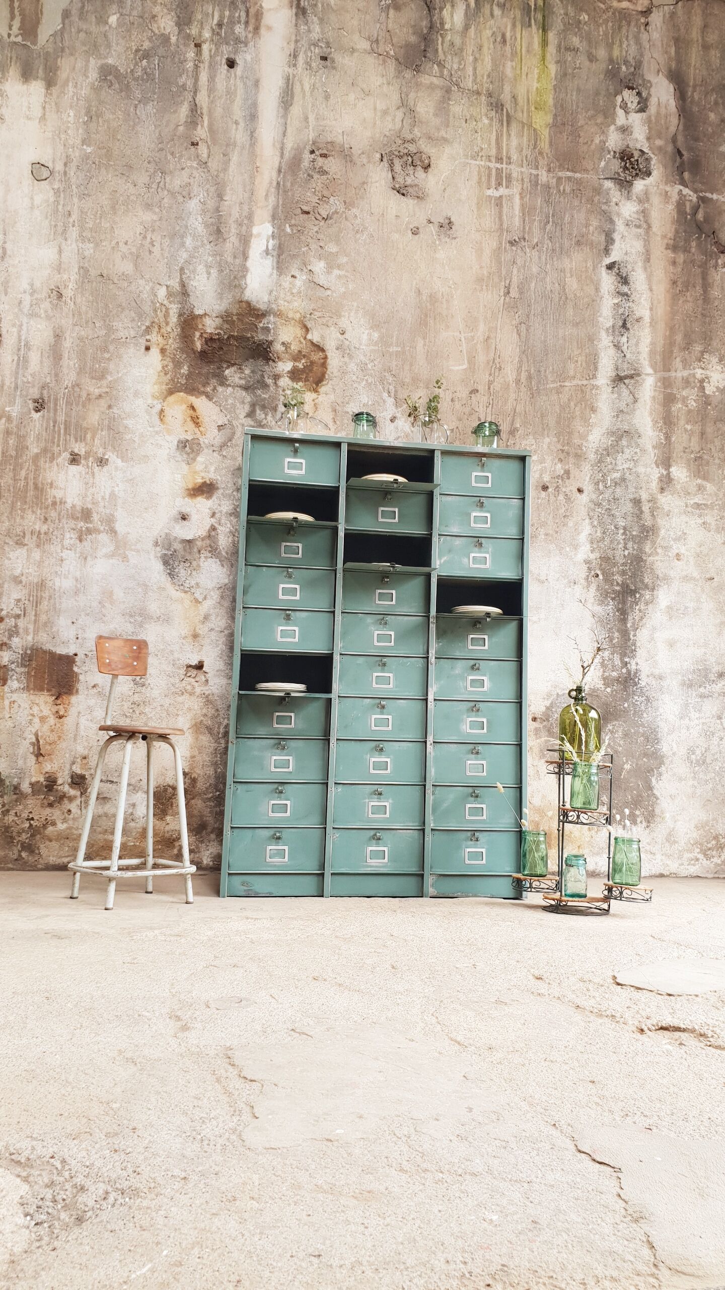 Strafor valve cabinet