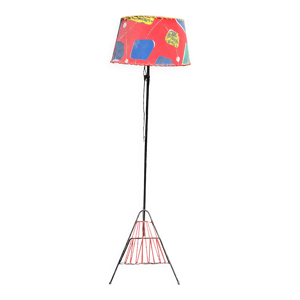 Lampadaire avec porte - revue