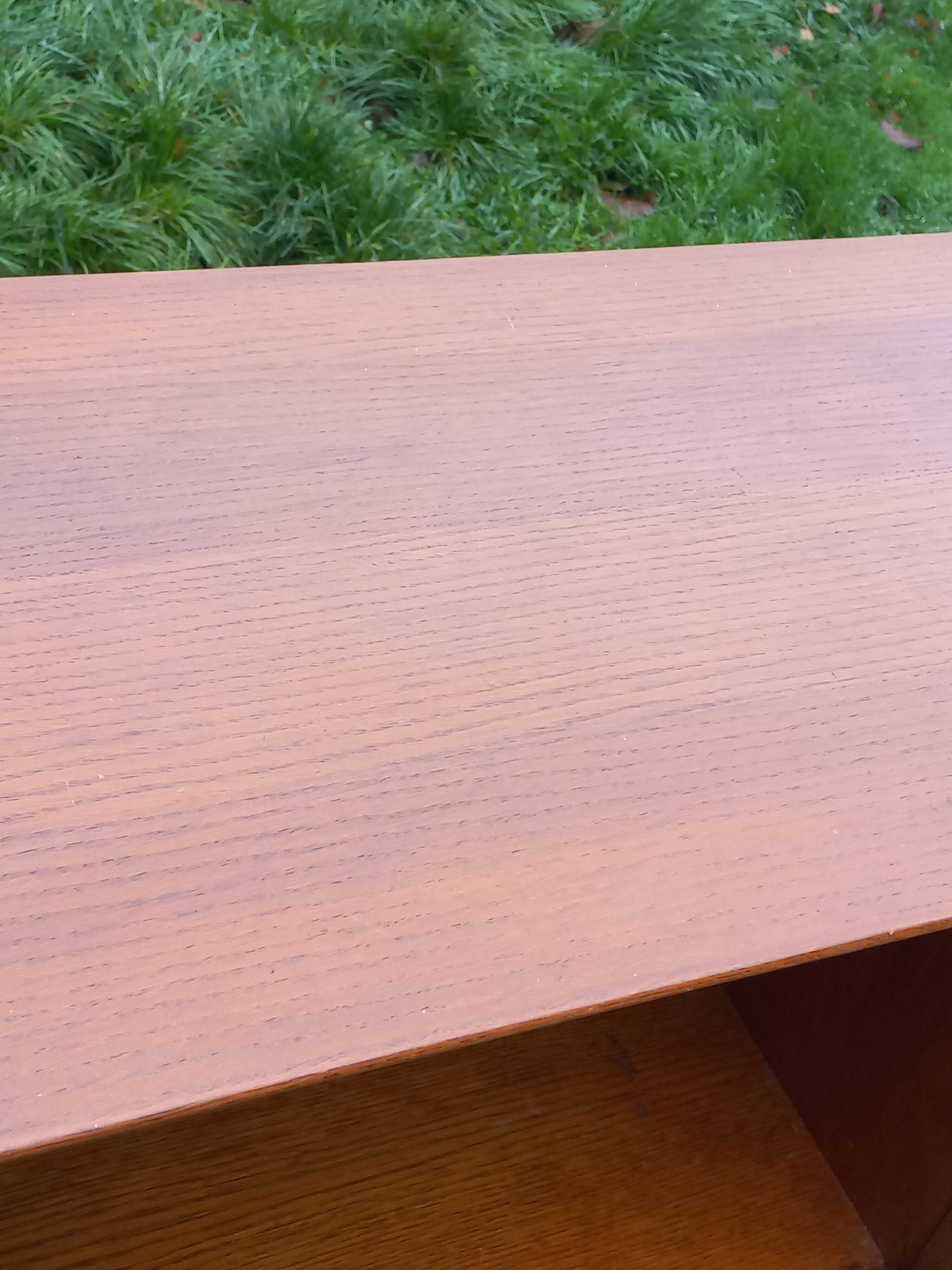 Enfilade vintage en chêne doré portes coulissantes pieds compas 1950