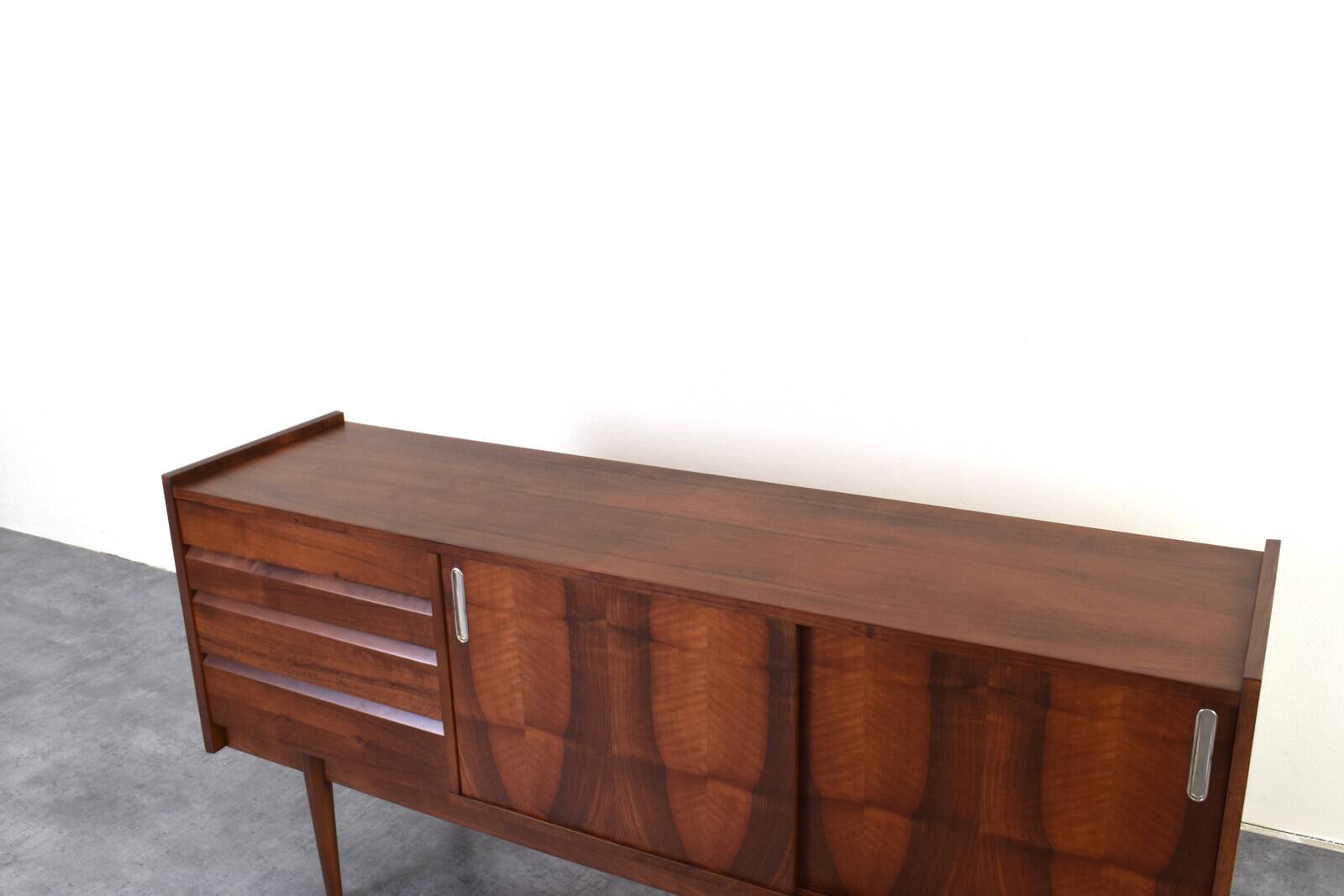 Mid-Century Polish Walnut Sideboard from Bytomskie Fabryki Mebli, 1960s.