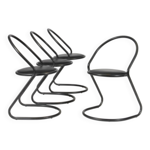 Chaise modèle Zorro par Hiroyuki