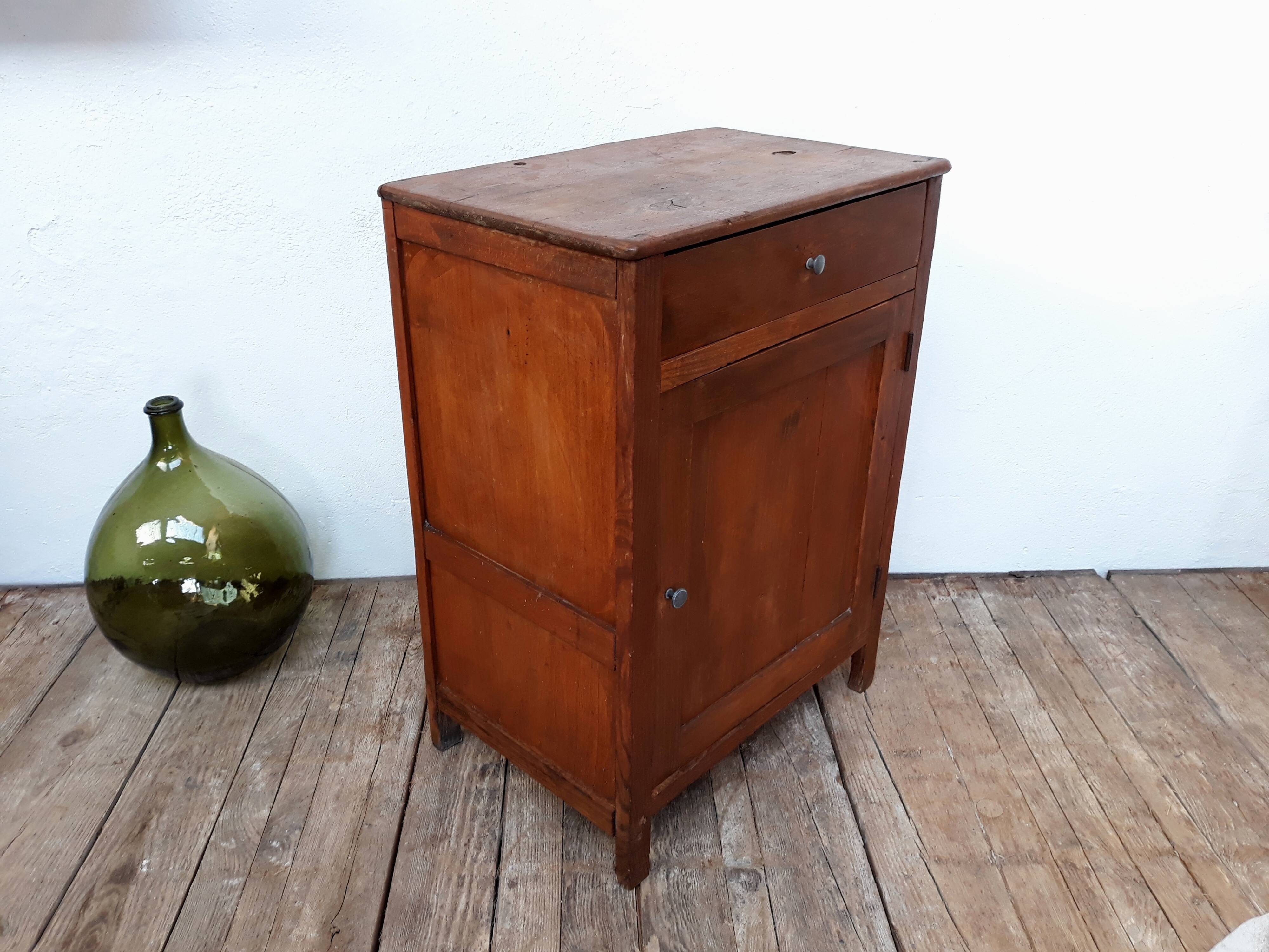 Small buffet, Paris 1950
