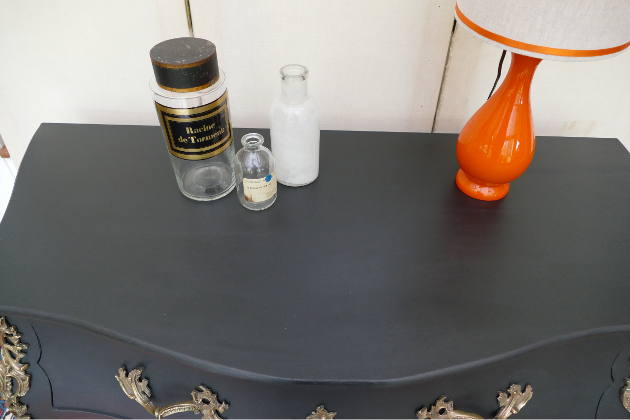 Commode galbée Louis XV