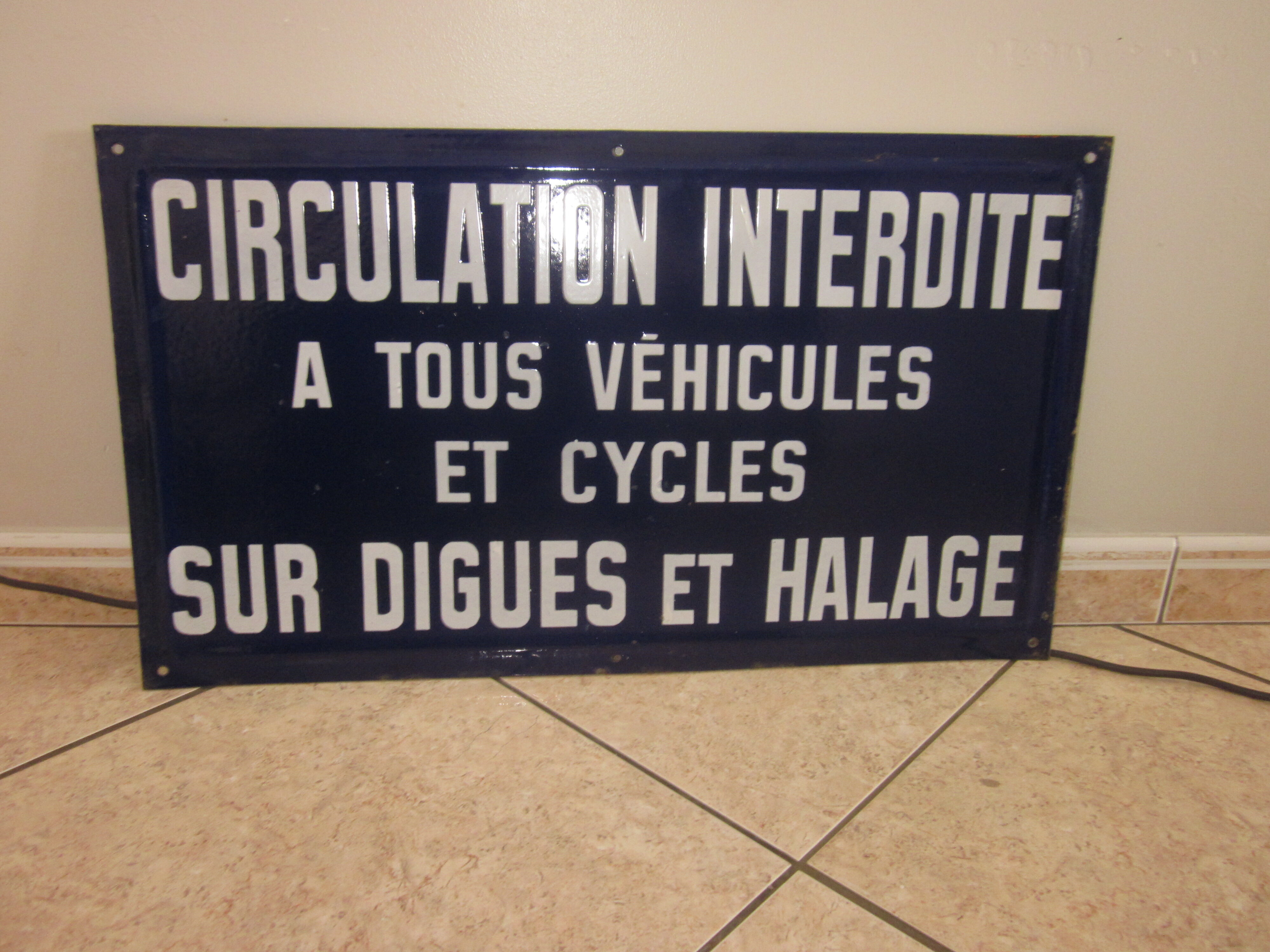 Old-time no-circulation email plate