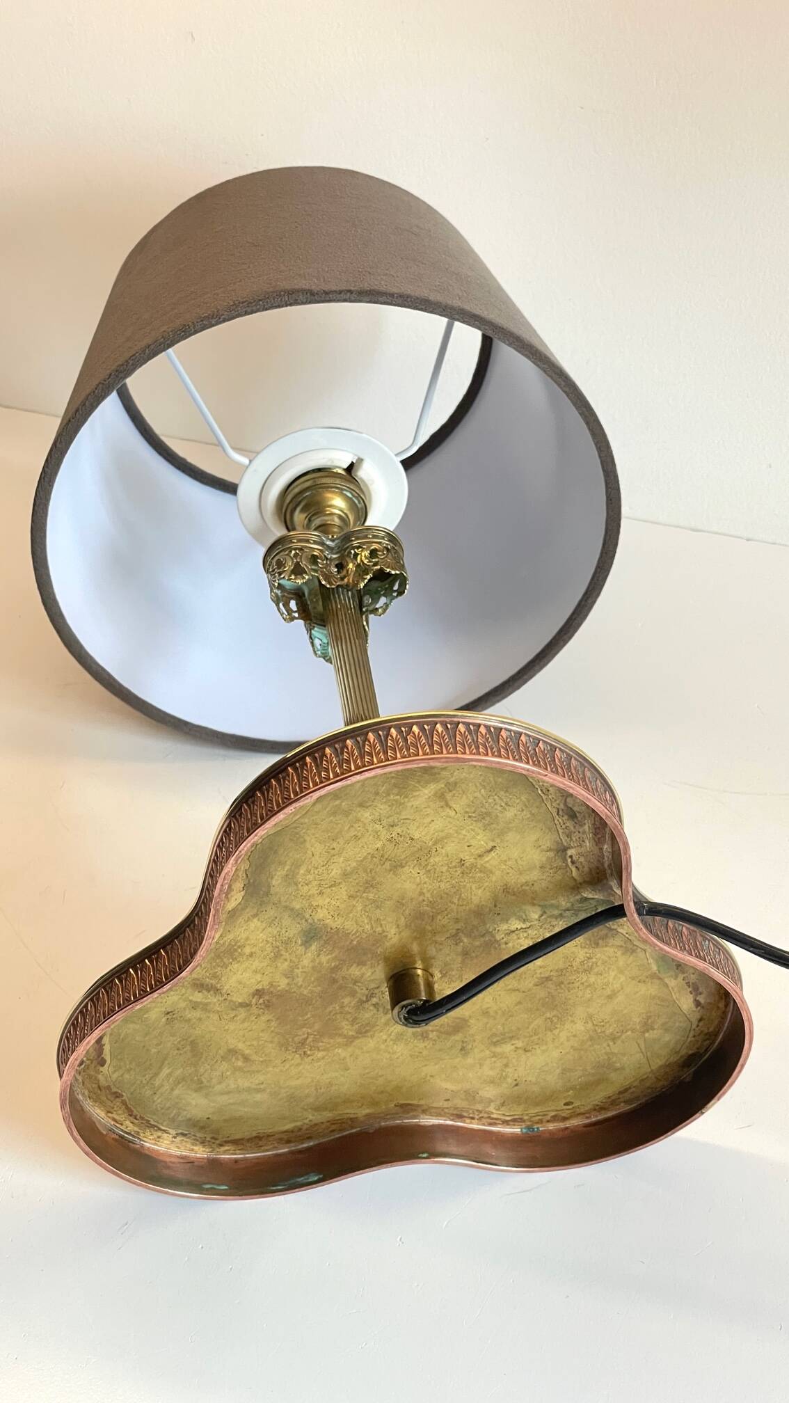 Solid brass vintage clover lamp
