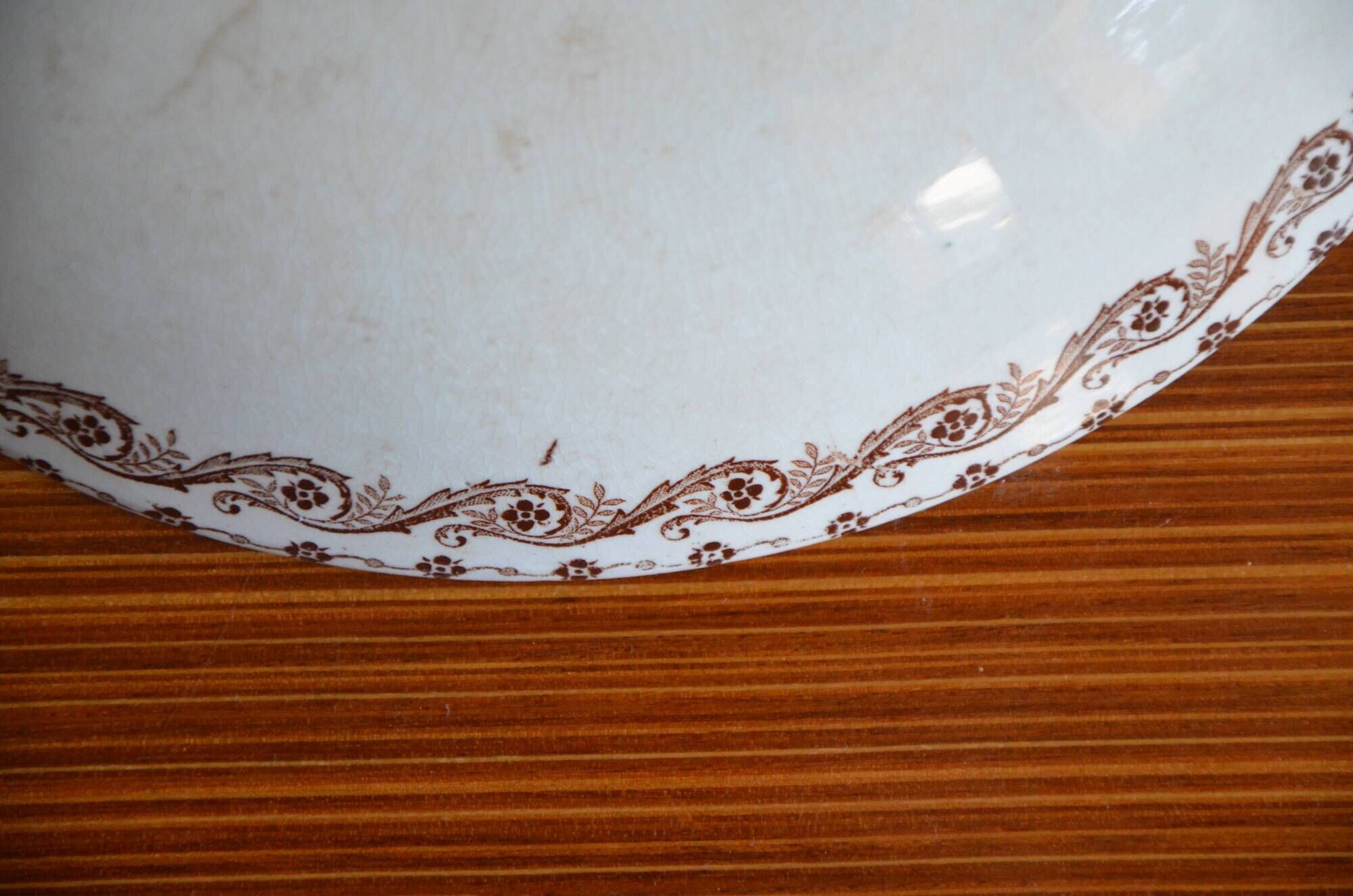 Large fruit bowl from the Clarefontaine earthenware factory, LG, Turin collection.
