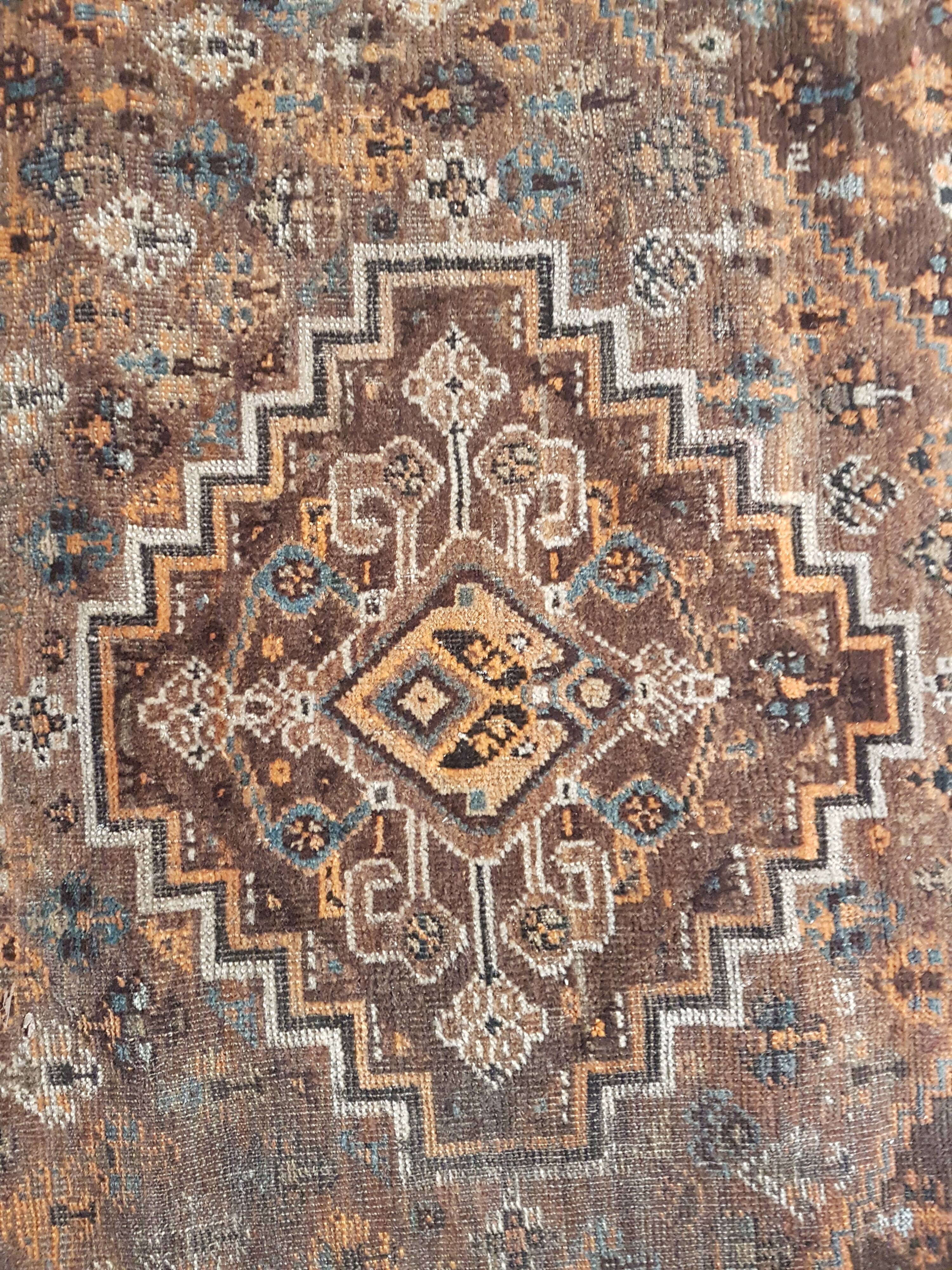 19th century handmade Iranian rug 144x190cm