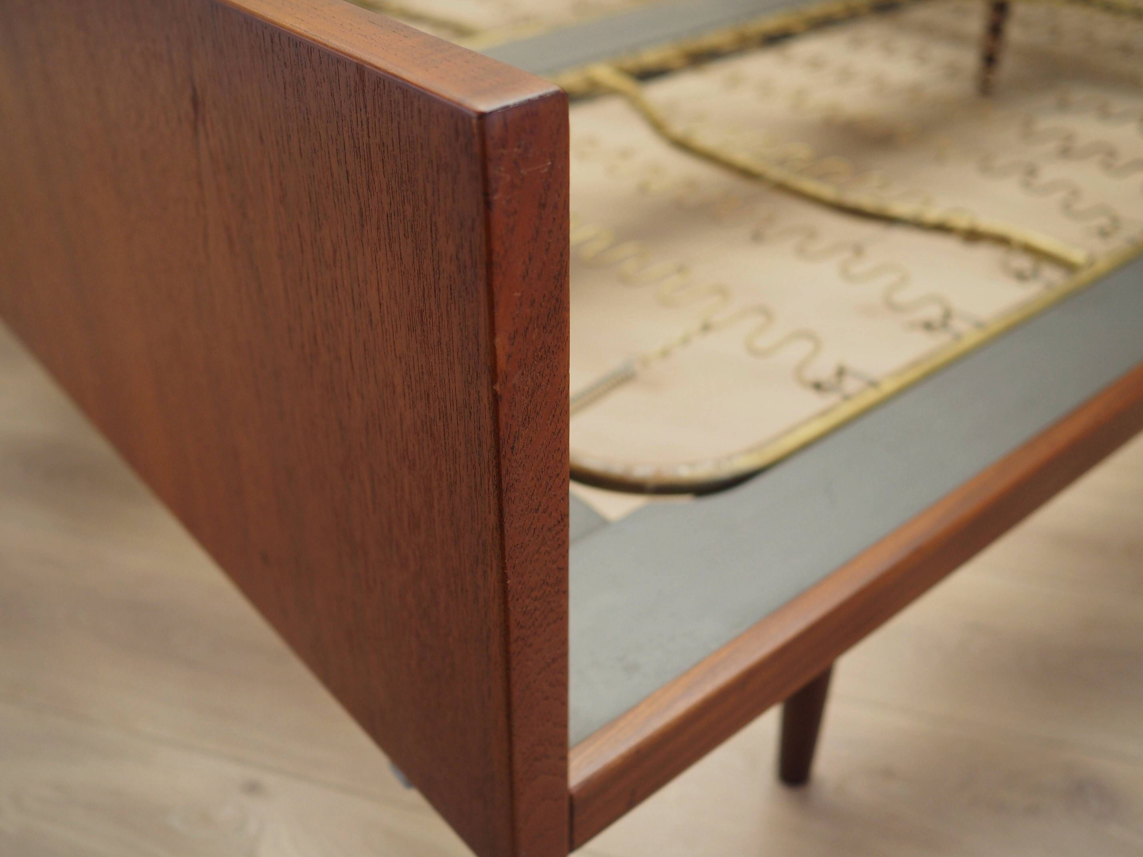 Lit en teck, design danois, années 1960, designer : Hans J. Wegner, fabricant : Getama