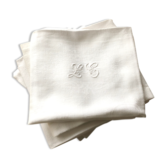 9 monogram napkins "L.C"
