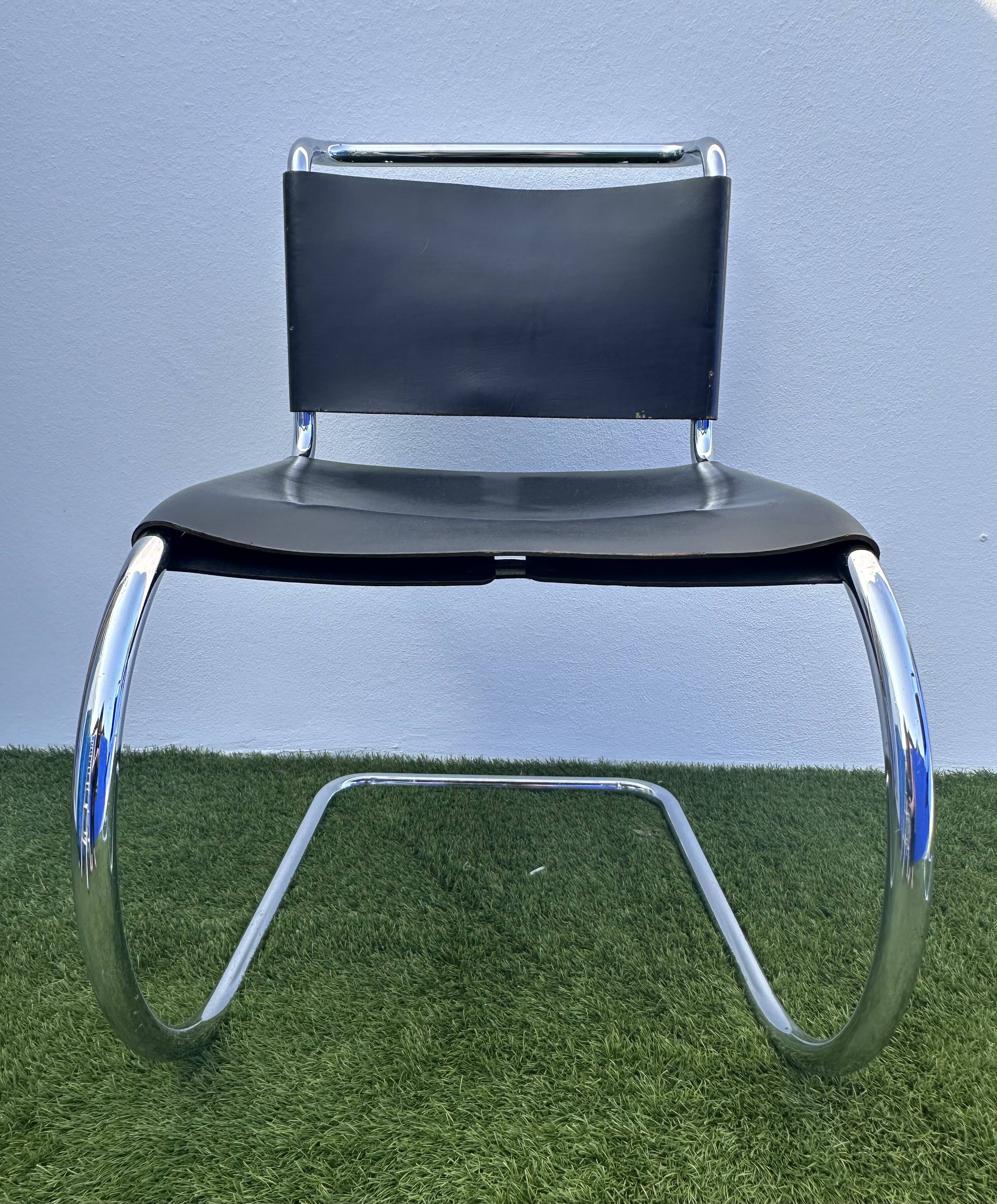 Pair of MR 10 chairs with Mies Van der Rohe laces, Knoll International