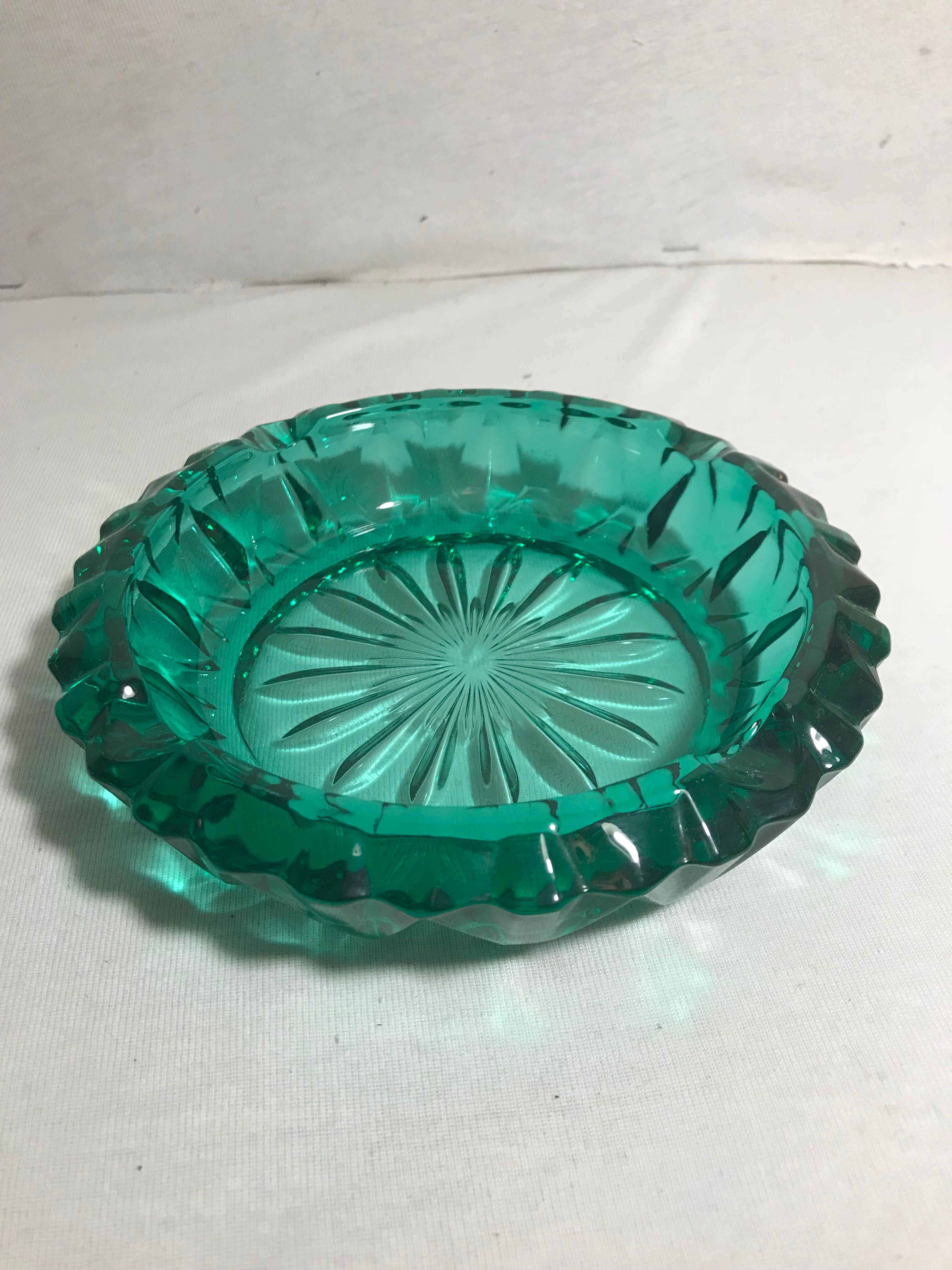 Ancien cendrier vert années 70