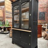 Early 20th century store showcase