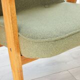 Fauteuil vintage vert l'olive bouclé model 366