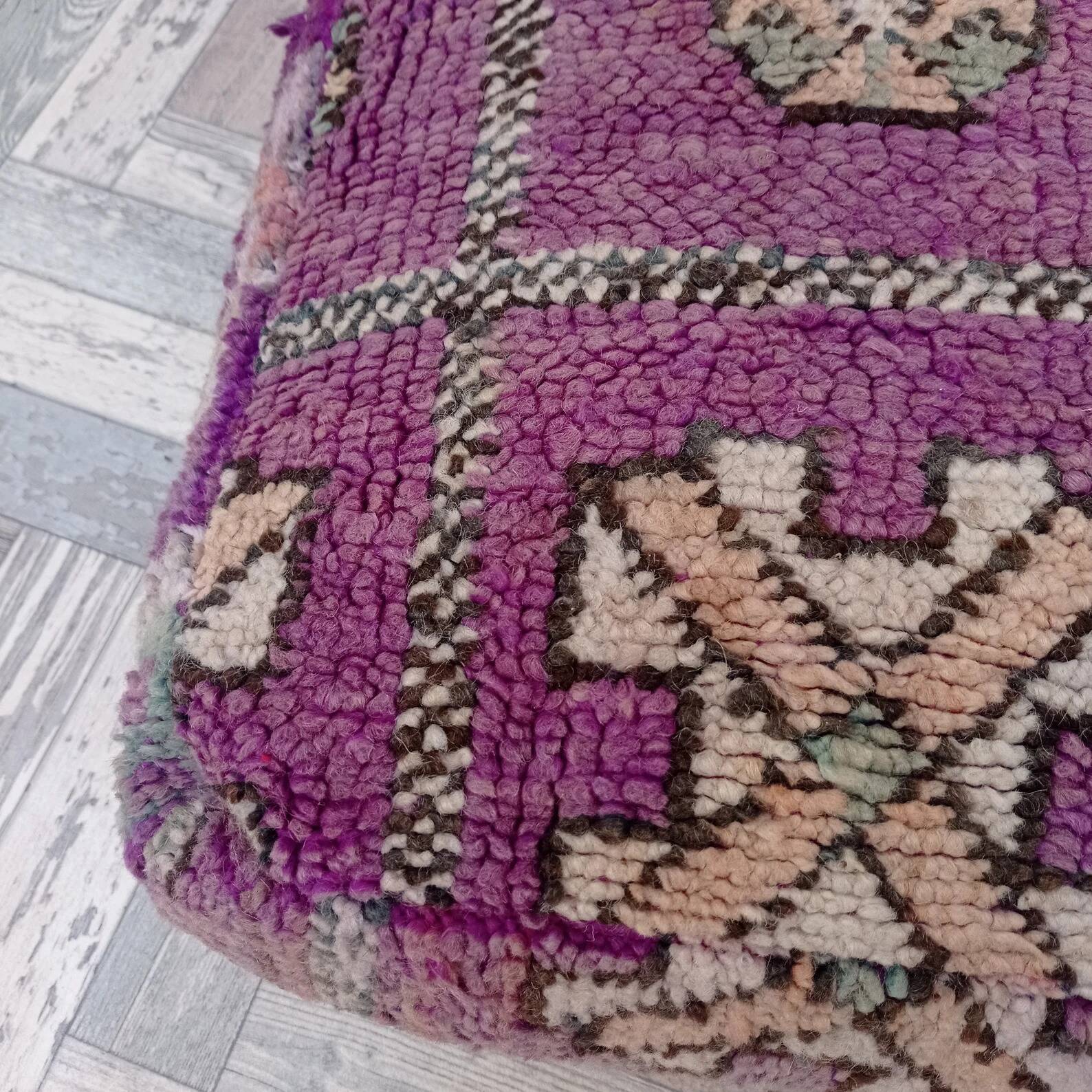 Pouf berbère fait main en laine 60 X 60 X 20 CM