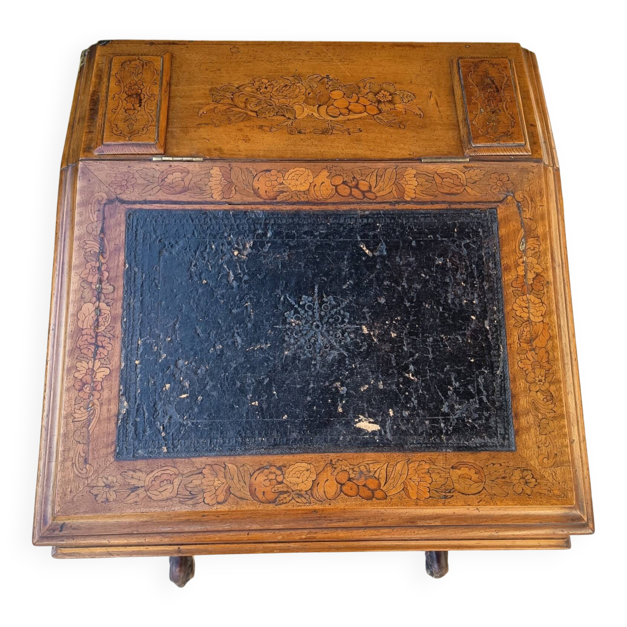 Davenport desk in marquetry walnut, Victorian era.