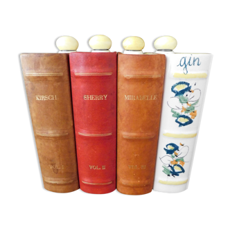 4 bouteilles à liqueur trompe-l'oeil