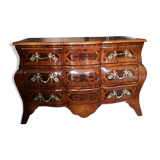 Commode en marqueterie dites tombeau avec poignées en bronze