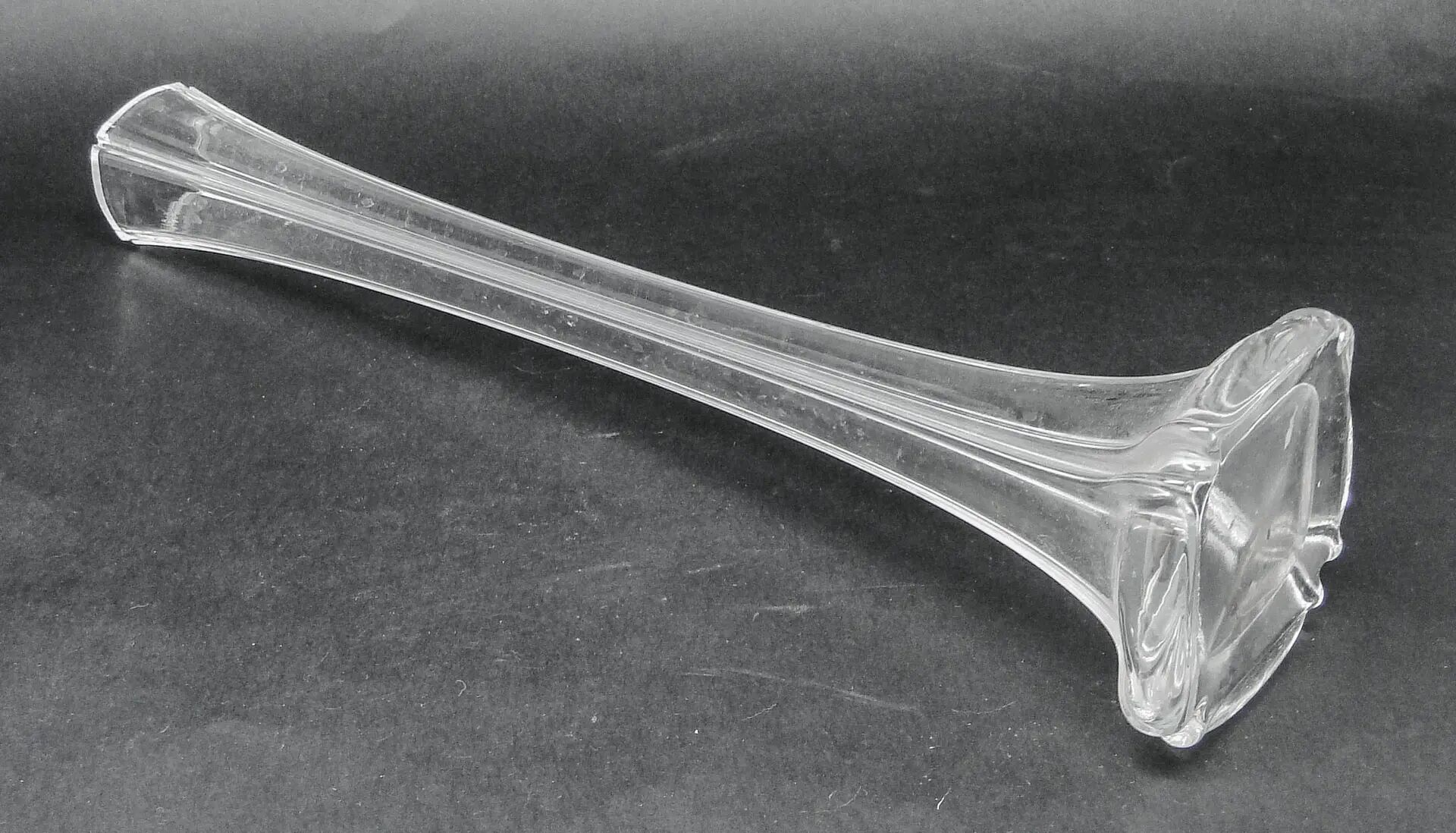 Vase Art nouveau, verre pressé, Hortensja Glassworks, Pologne, années 1930