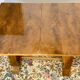 Table époque art déco à plateau ouvrant loupe de noyer