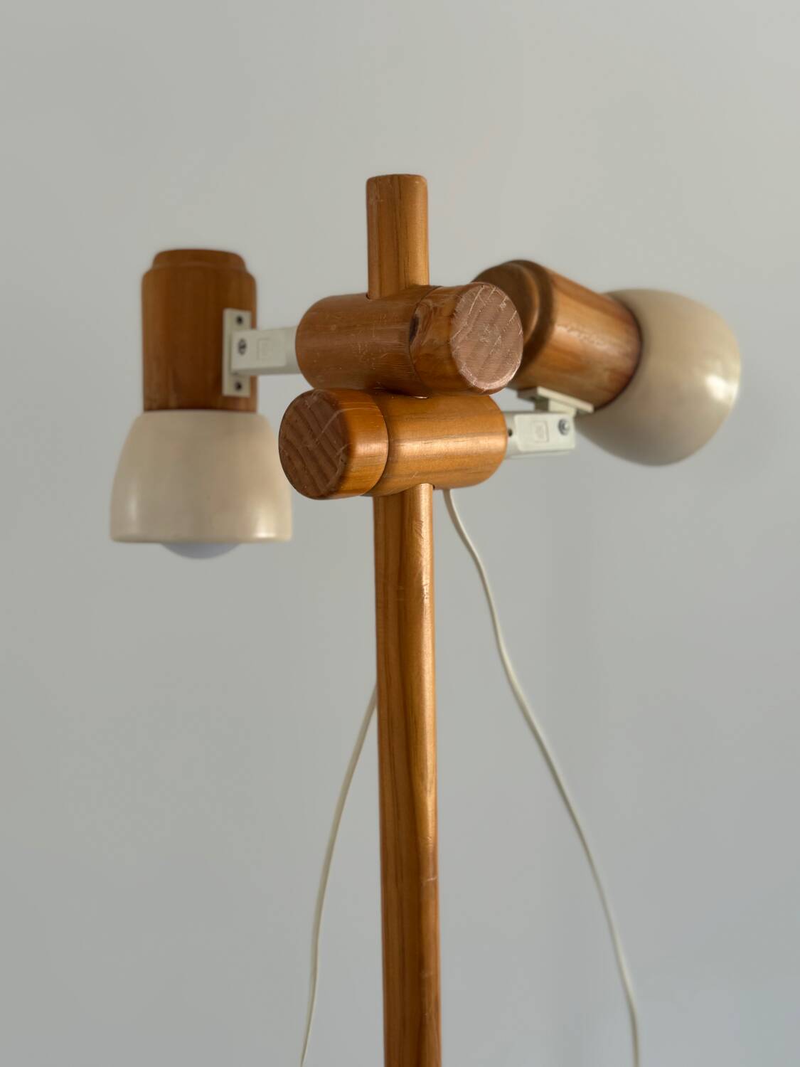 Lampadaire suédois en pin, design scandinave années 80