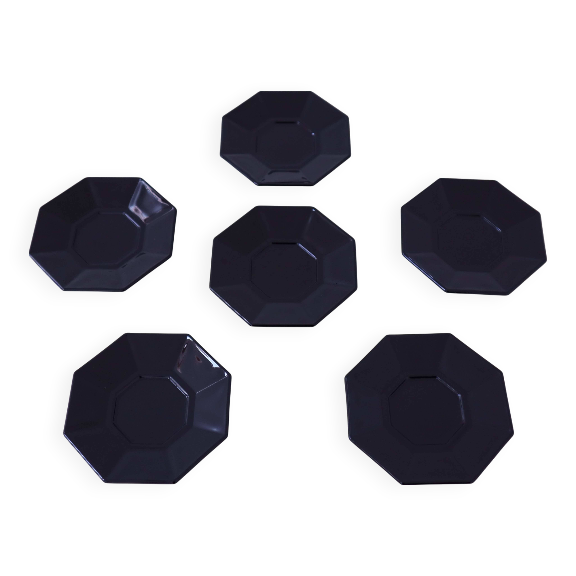 6 "Octime" black Arcoroc saucers