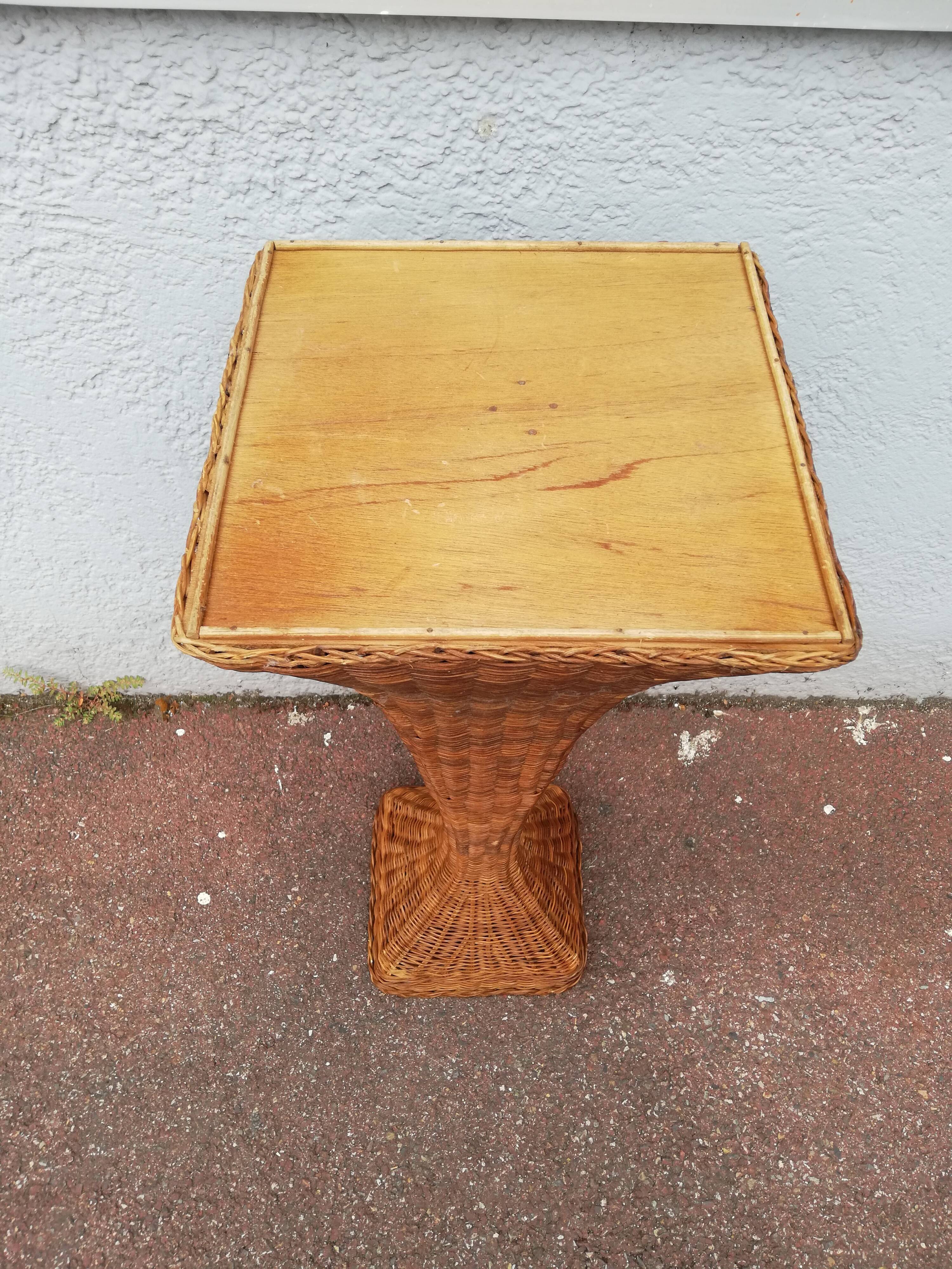 Rattan sellette
