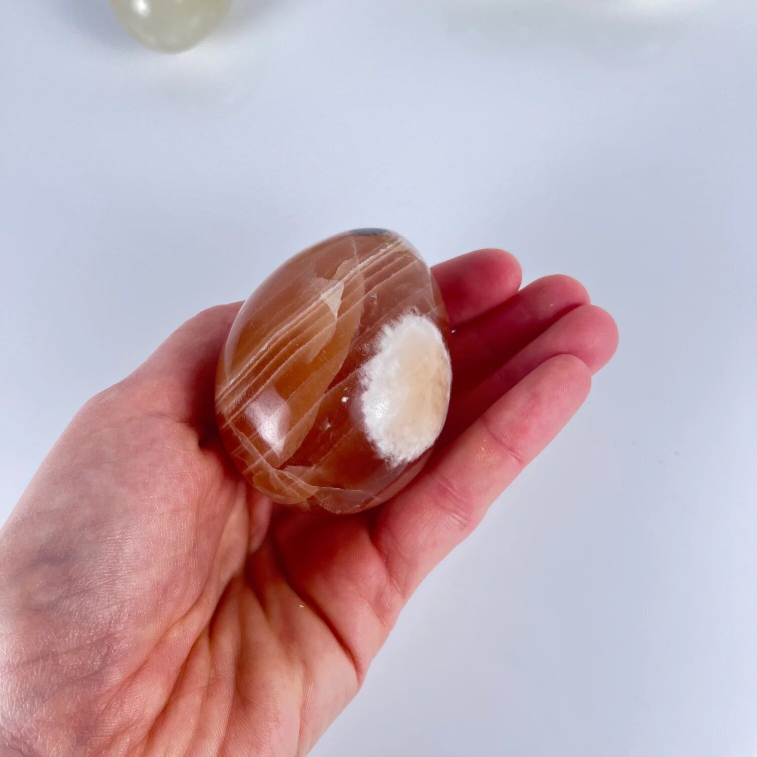 Set of vintage decorative eggs in translucent veined onyx, 1970s